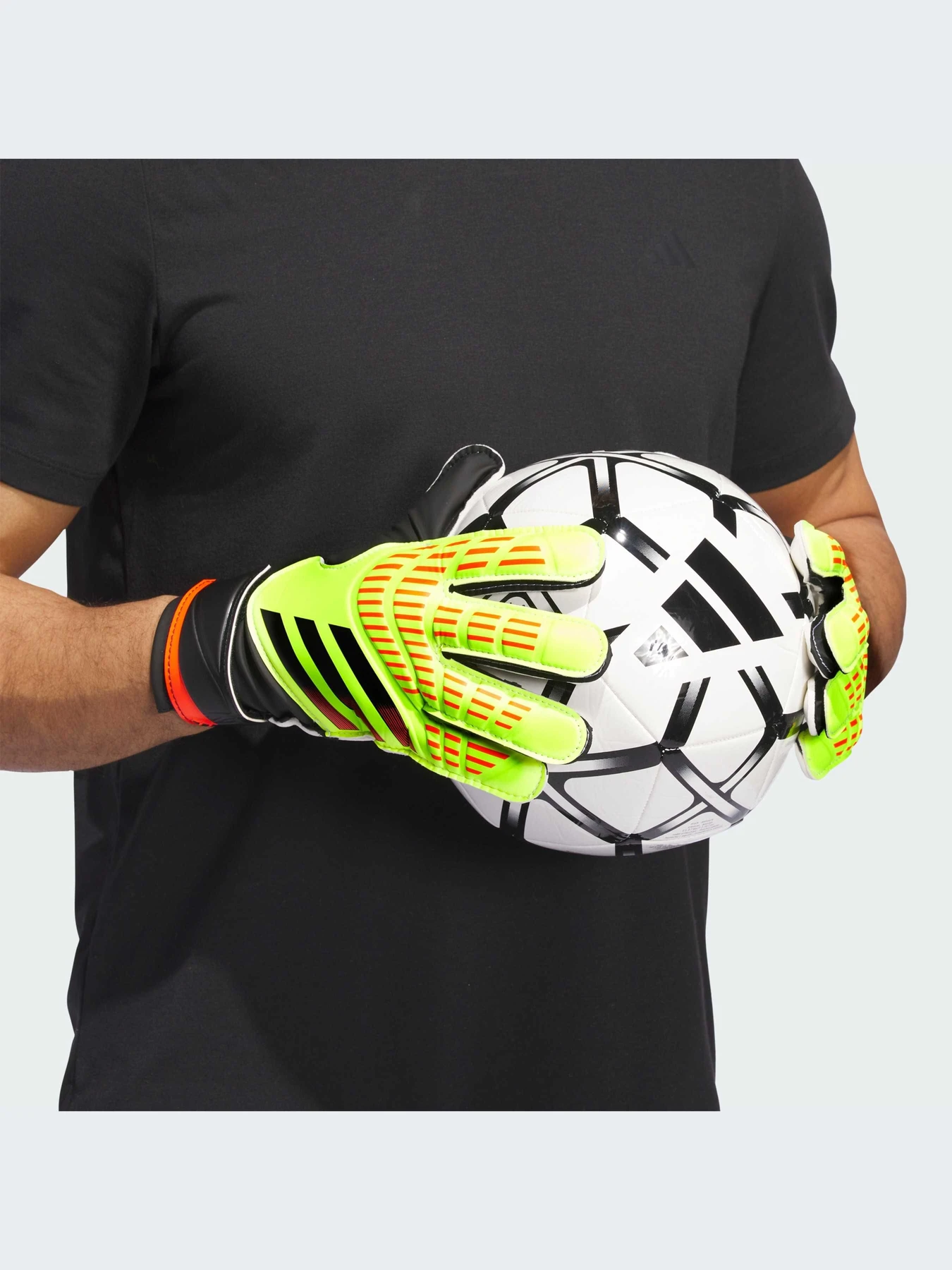 Перчатки для спорта Adidas модель IQ4026-KZ Перчатки для спорта Adidas модель IQ4026-KZ Фото