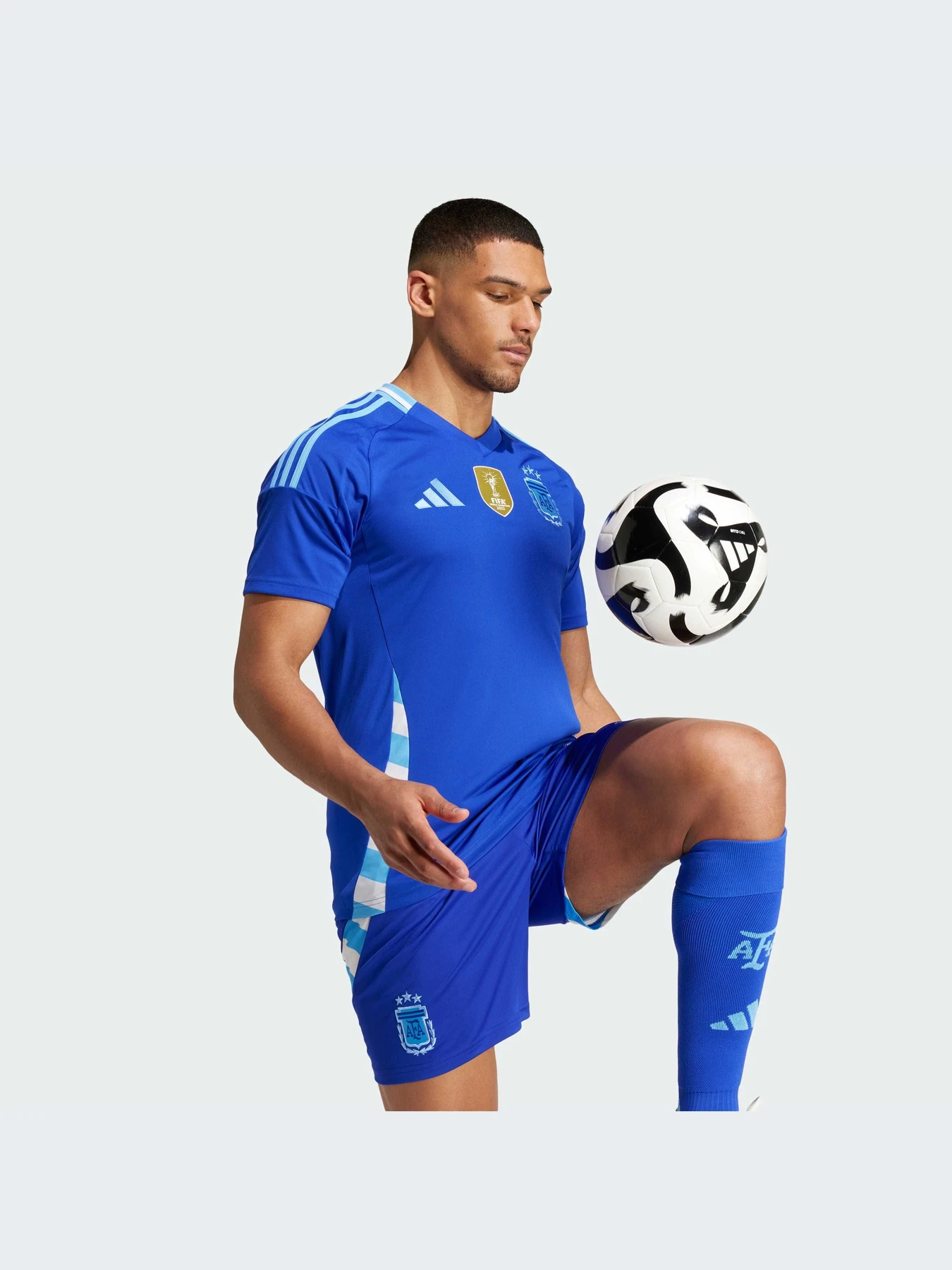 Футболки и поло Adidas модель IP8413-KZ Футболки и поло Adidas модель IP8413-KZ Фото