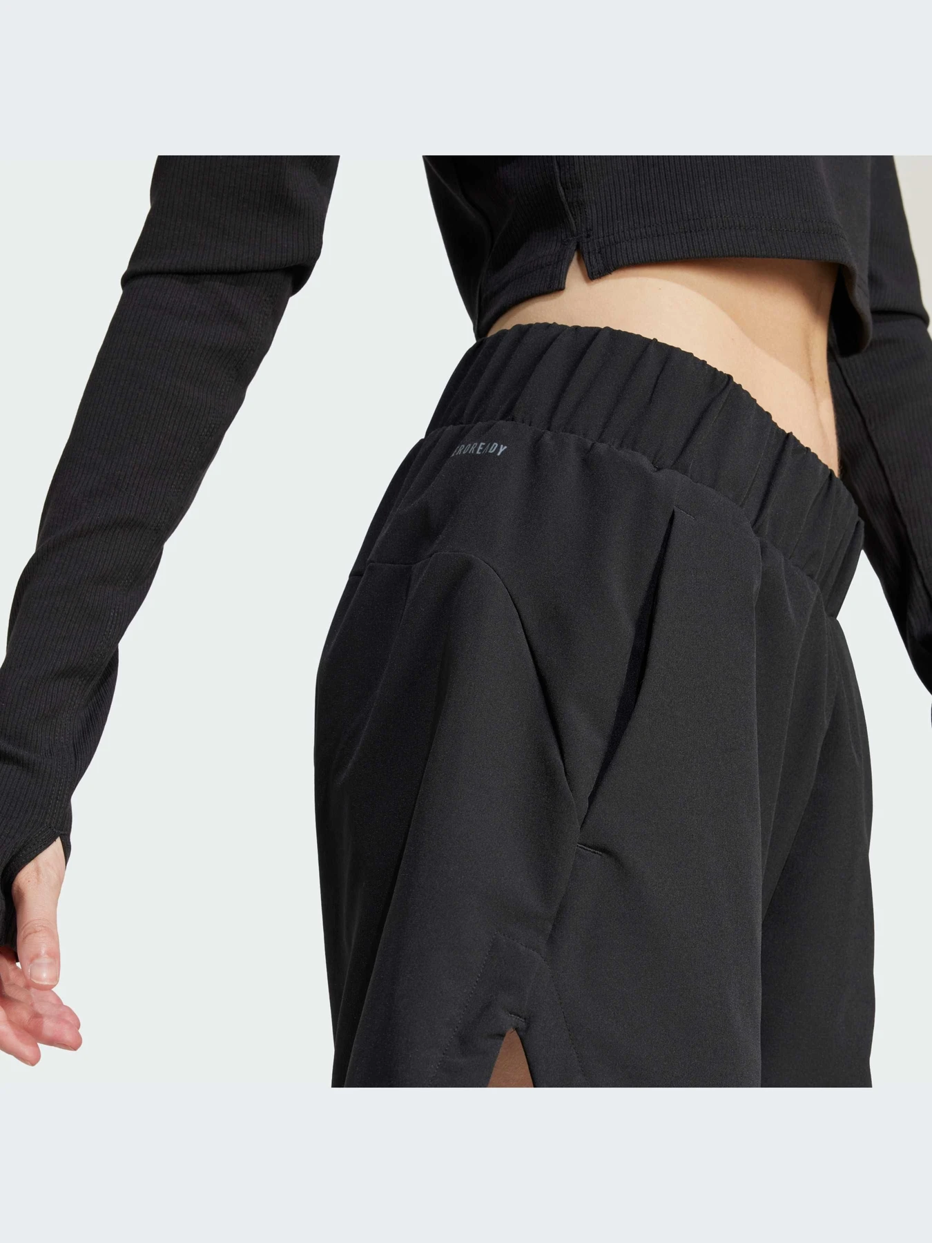 Шорты Adidas ZNE модель IS1877-KZ Шорты Adidas ZNE модель IS1877-KZ Фото