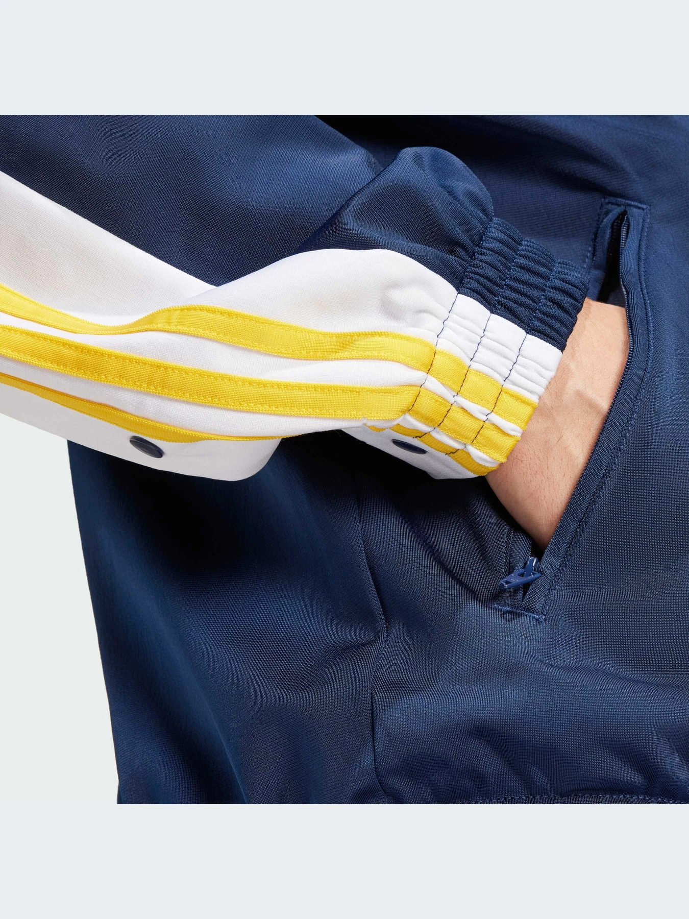 Худи и свитшоты Adidas Adicolor модель IU2363-KZ Худи и свитшоты Adidas Adicolor модель IU2363-KZ Фото