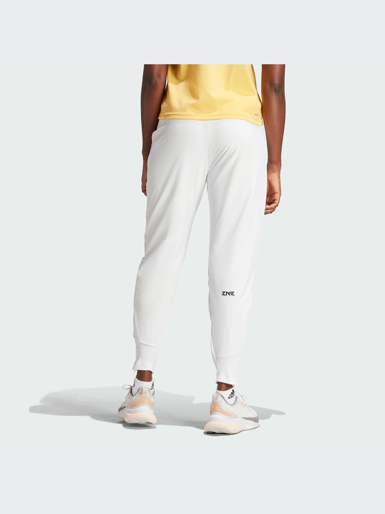 Брюки Adidas ZNE модель IS1874-KZ Брюки Adidas ZNE модель IS1874-KZ Фото
