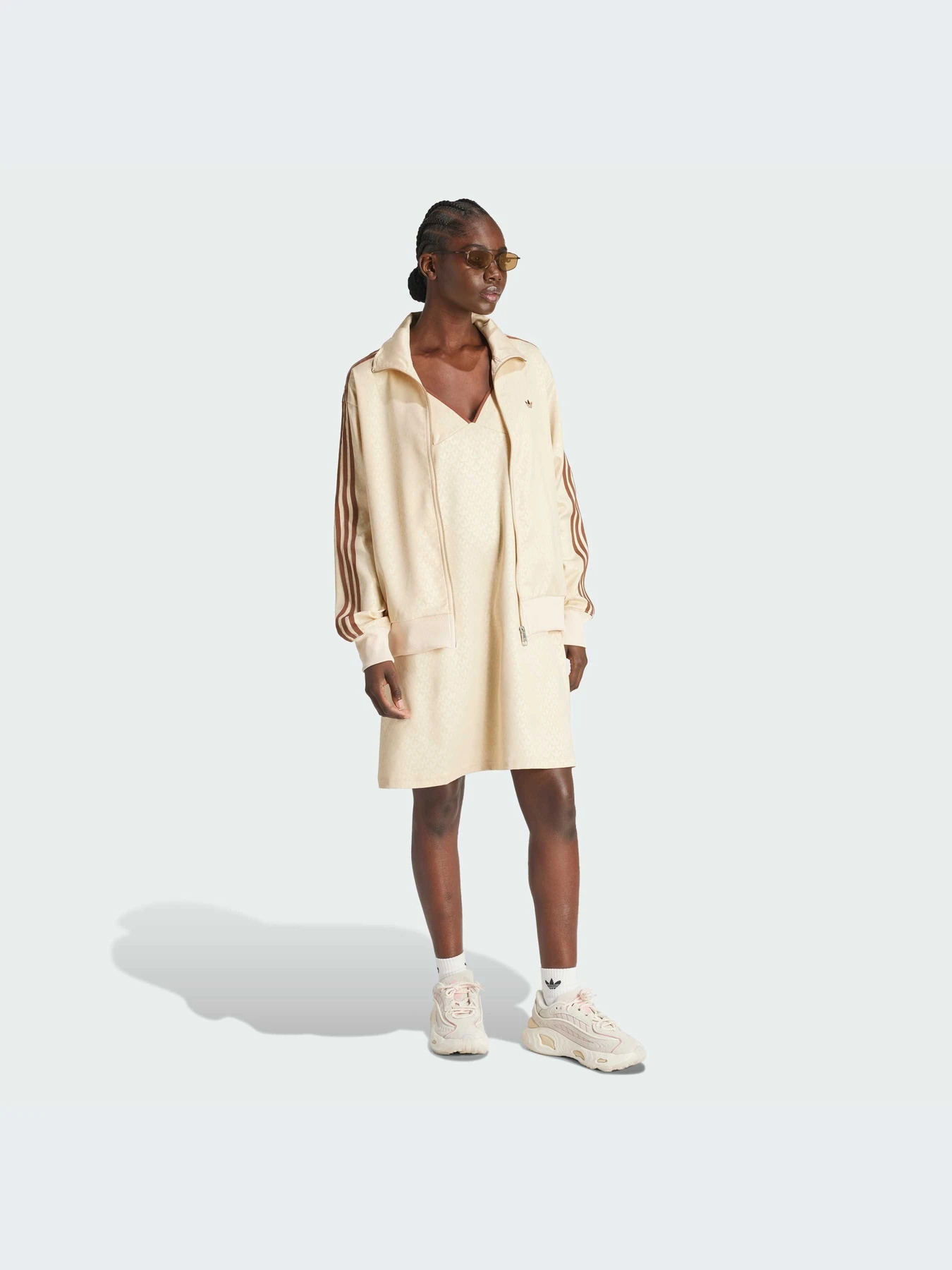 Худи и свитшоты Adidas Graphics модель IS3860-KZ Худи и свитшоты Adidas Graphics модель IS3860-KZ Фото