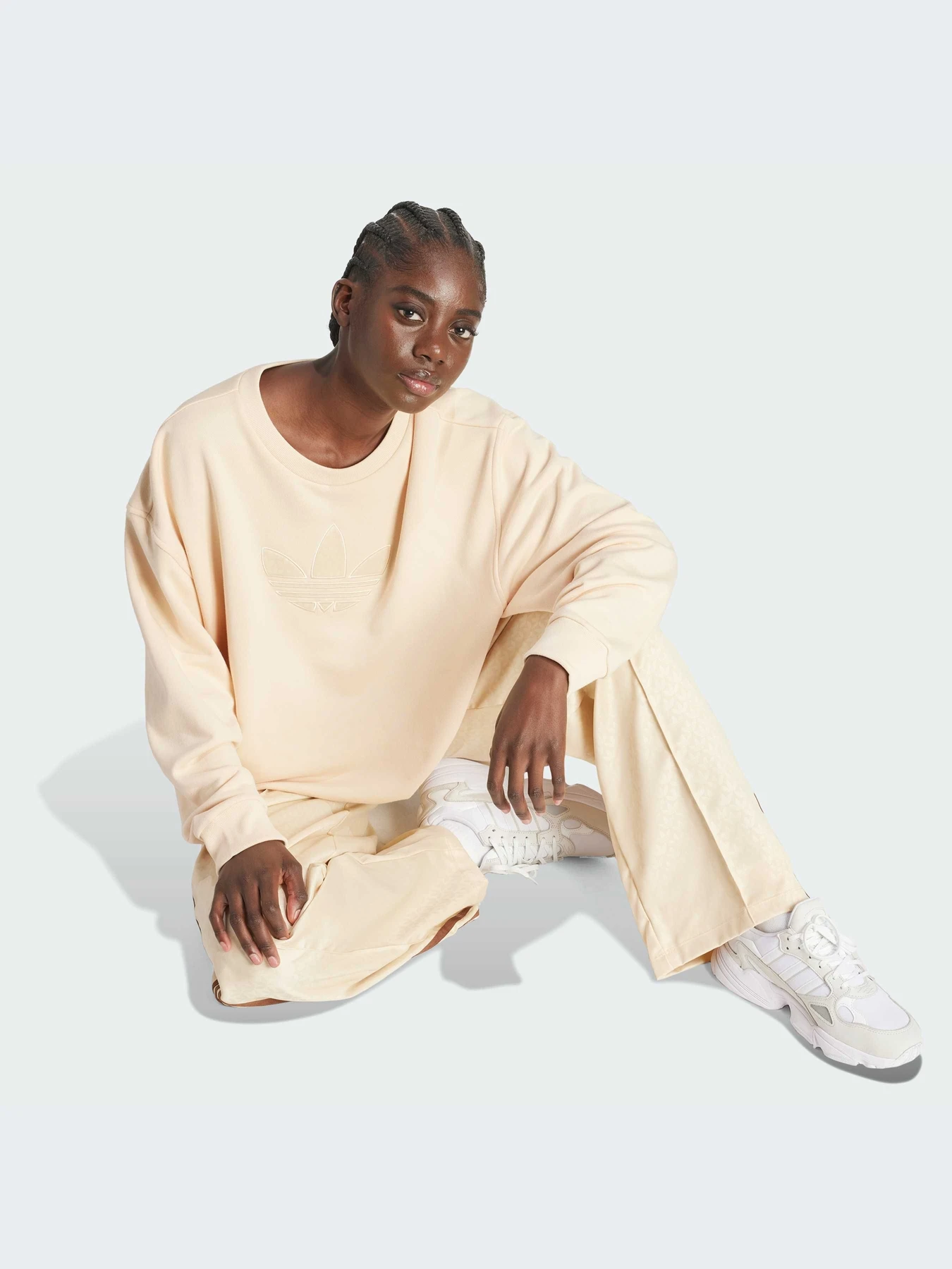 Худи и свитшоты Adidas Graphics модель IS3863-KZ Худи и свитшоты Adidas Graphics модель IS3863-KZ Фото