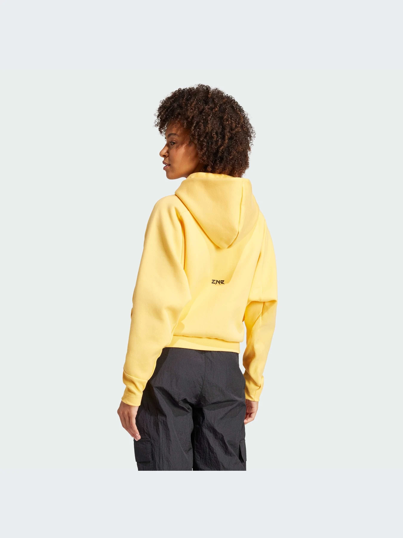 Худи и свитшоты Adidas ZNE модель IS3940-KZ Худи и свитшоты Adidas ZNE модель IS3940-KZ Фото