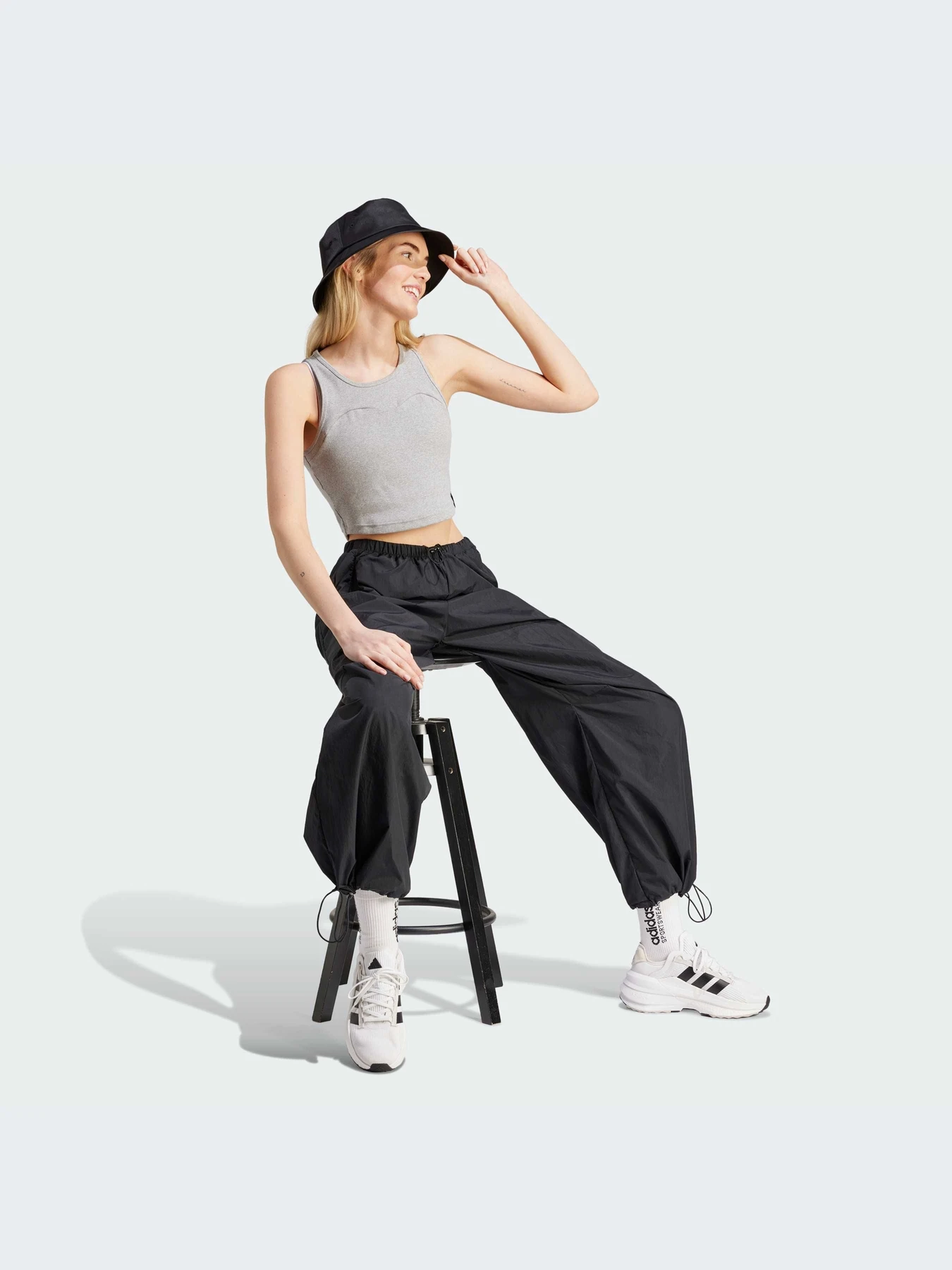 Брюки Adidas модель IQ4827-KZ Брюки Adidas модель IQ4827-KZ Фото