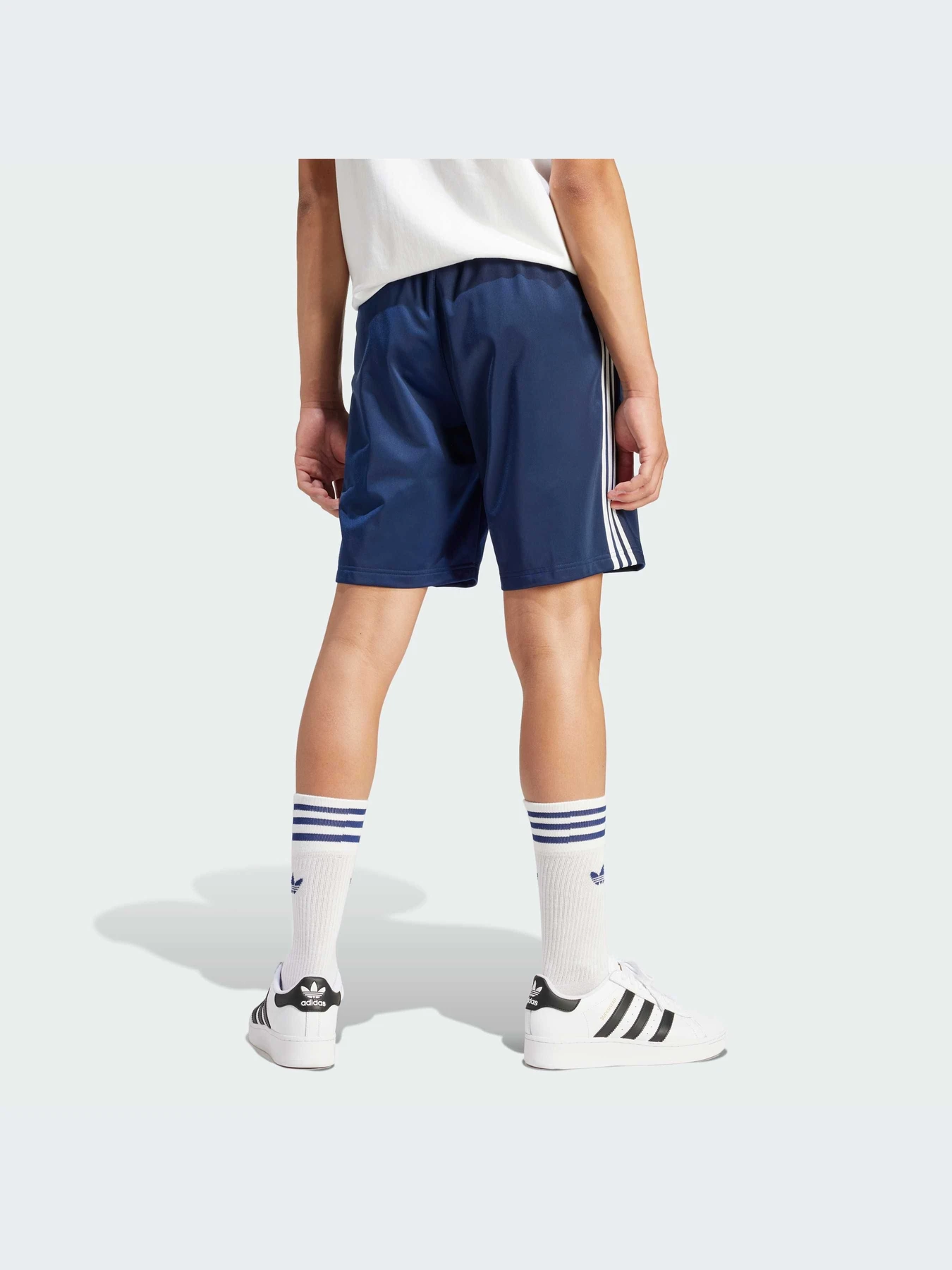 Шорты Adidas Adicolor модель IM9422-KZ Шорты Adidas Adicolor модель IM9422-KZ Фото