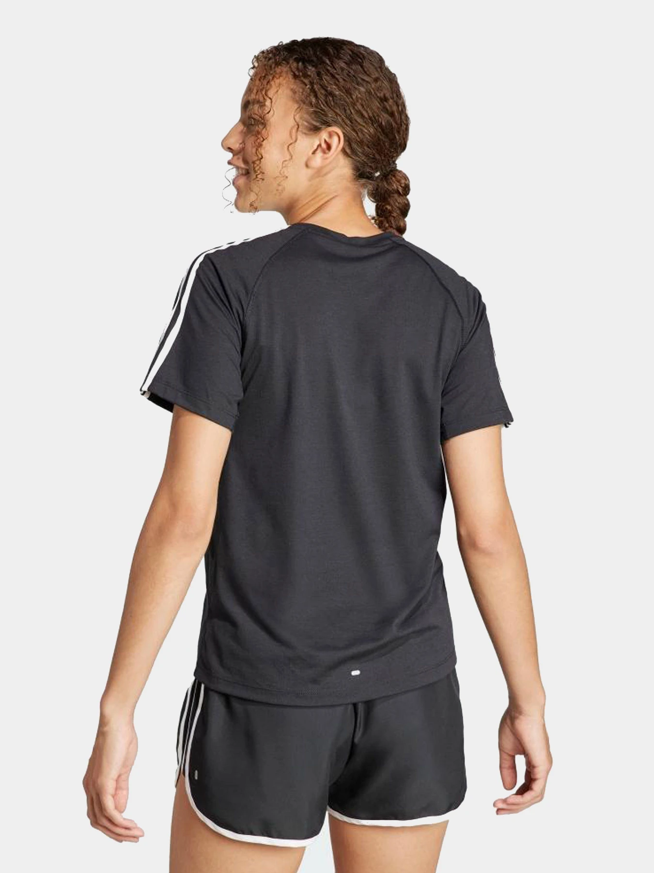 Футболки и поло Adidas модель IQ3875 Футболки и поло Adidas модель IQ3875 Фото