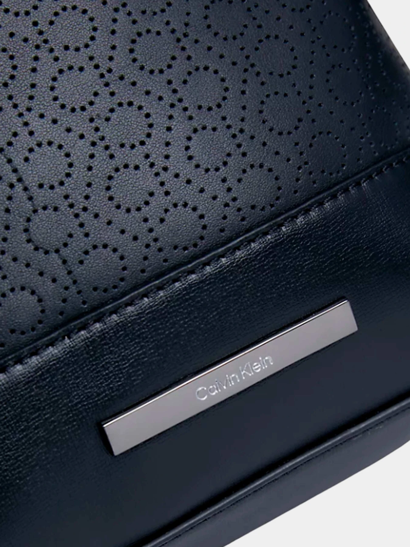 Сумки Calvin Klein модель K50K511527-0GK Фото