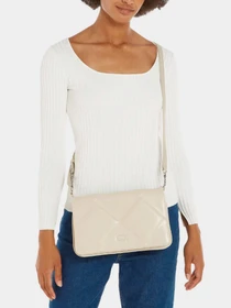 Сумки Calvin Klein модель K60K611759-PEA Фото