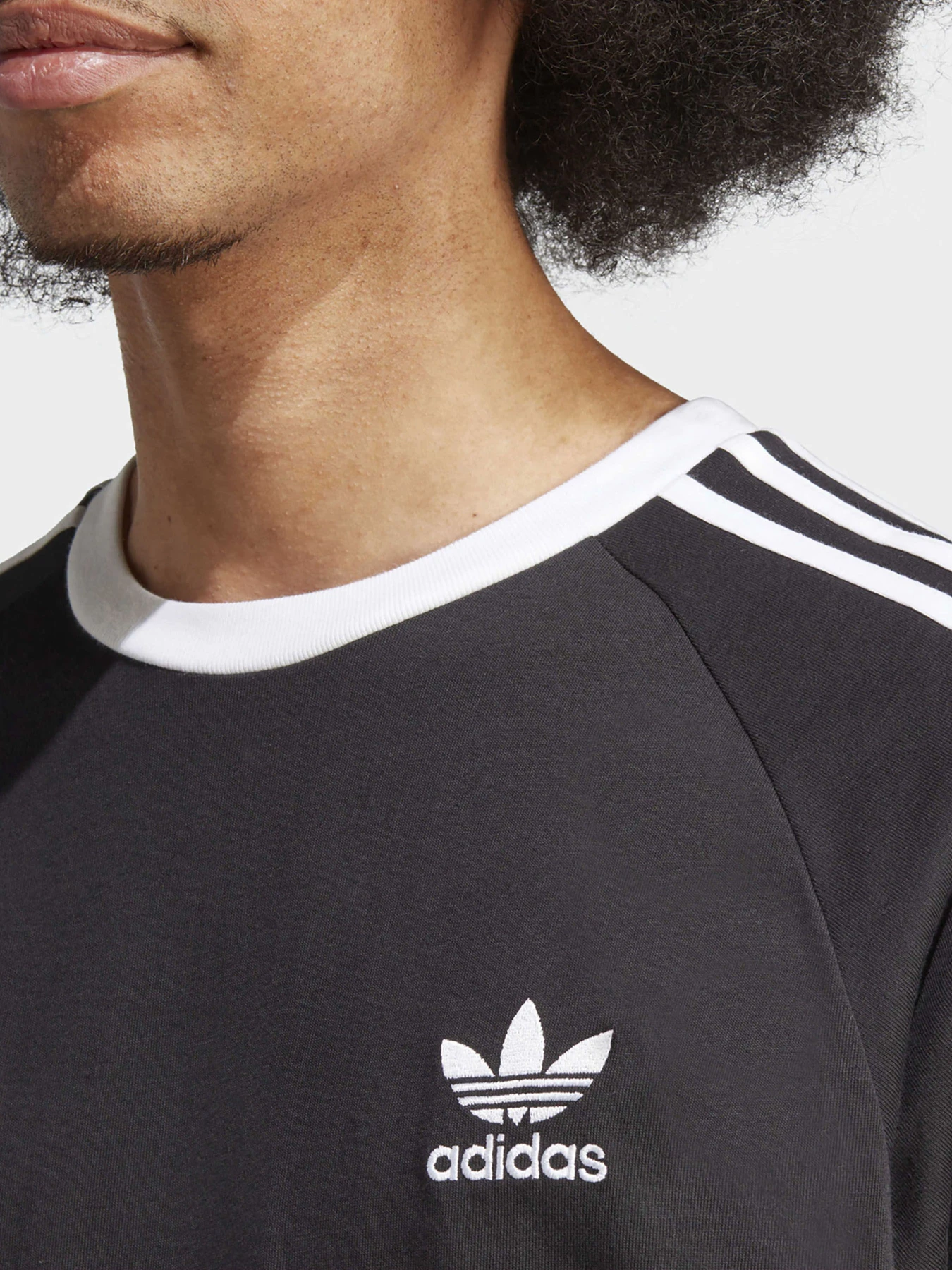 Футболки и поло Adidas модель IA4845 Футболки и поло Adidas модель IA4845 Фото