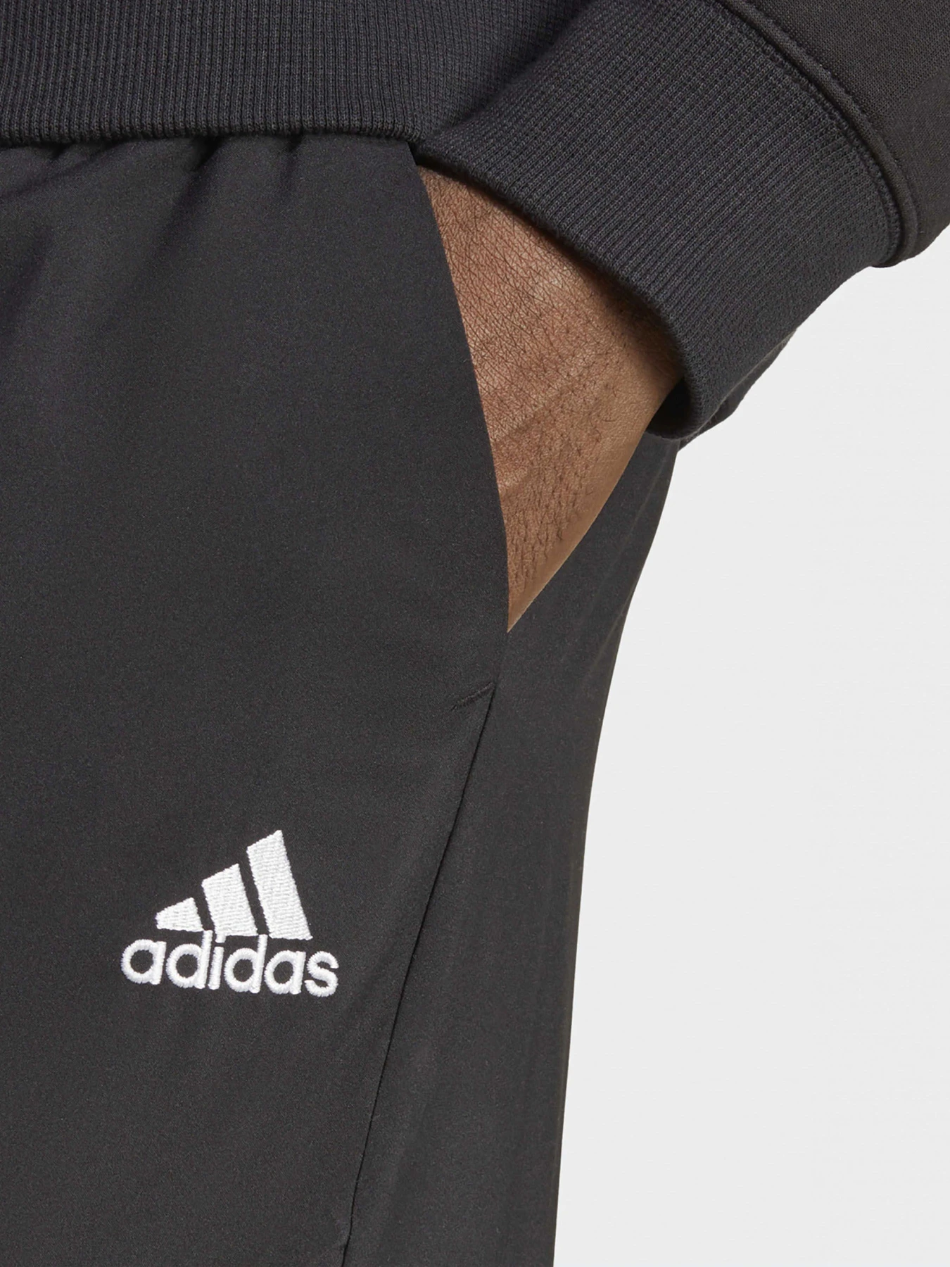 Брюки Adidas модель HA4348 Брюки Adidas модель HA4348 Фото