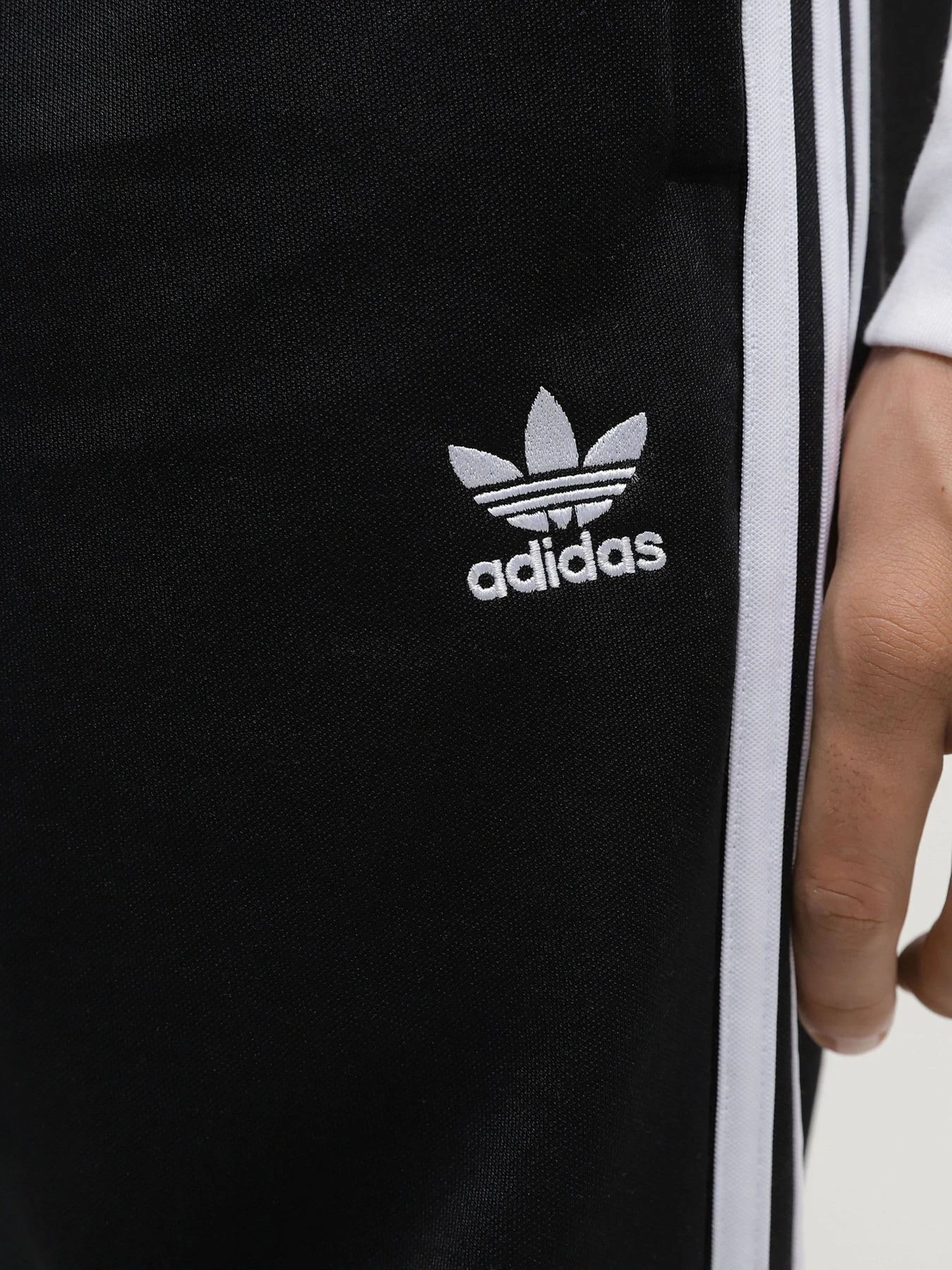 Брюки Adidas модель HK7429 Брюки Adidas модель HK7429 Фото