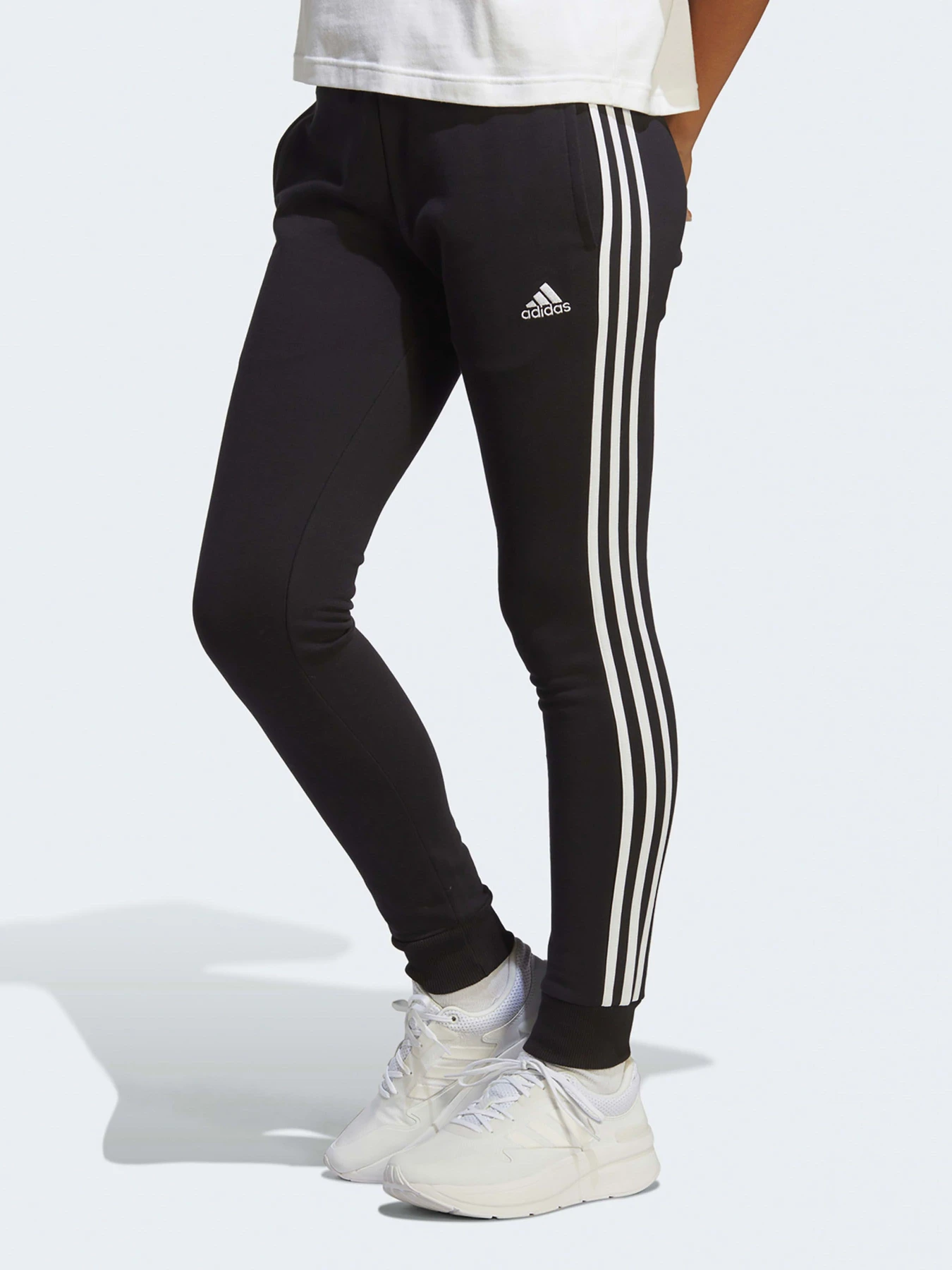 Брюки Adidas модель IC8770 Брюки Adidas модель IC8770 Фото