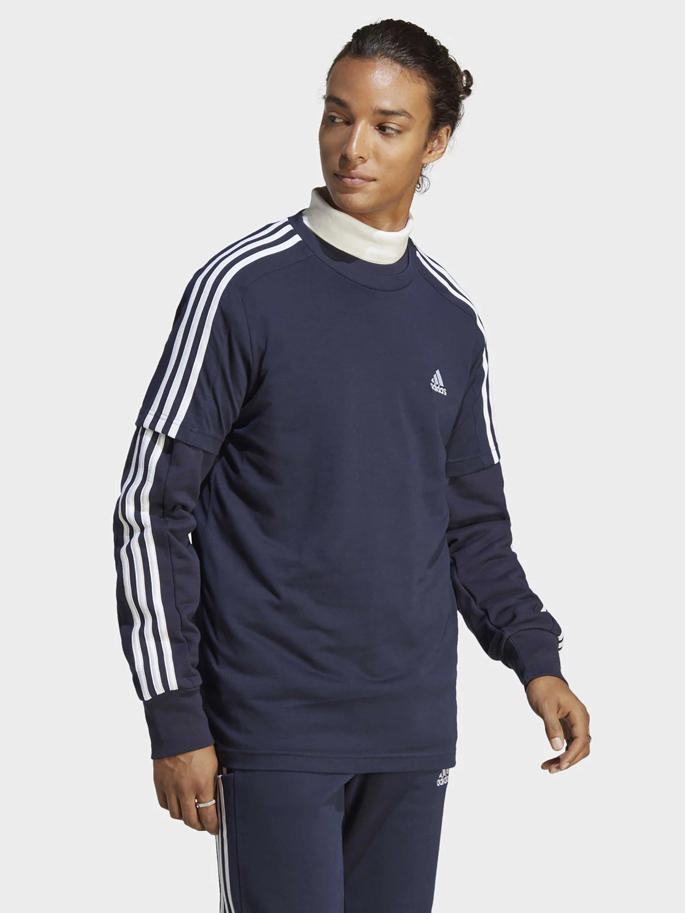 Футболки и поло Adidas модель IC9335 Футболки и поло Adidas модель IC9335 Фото