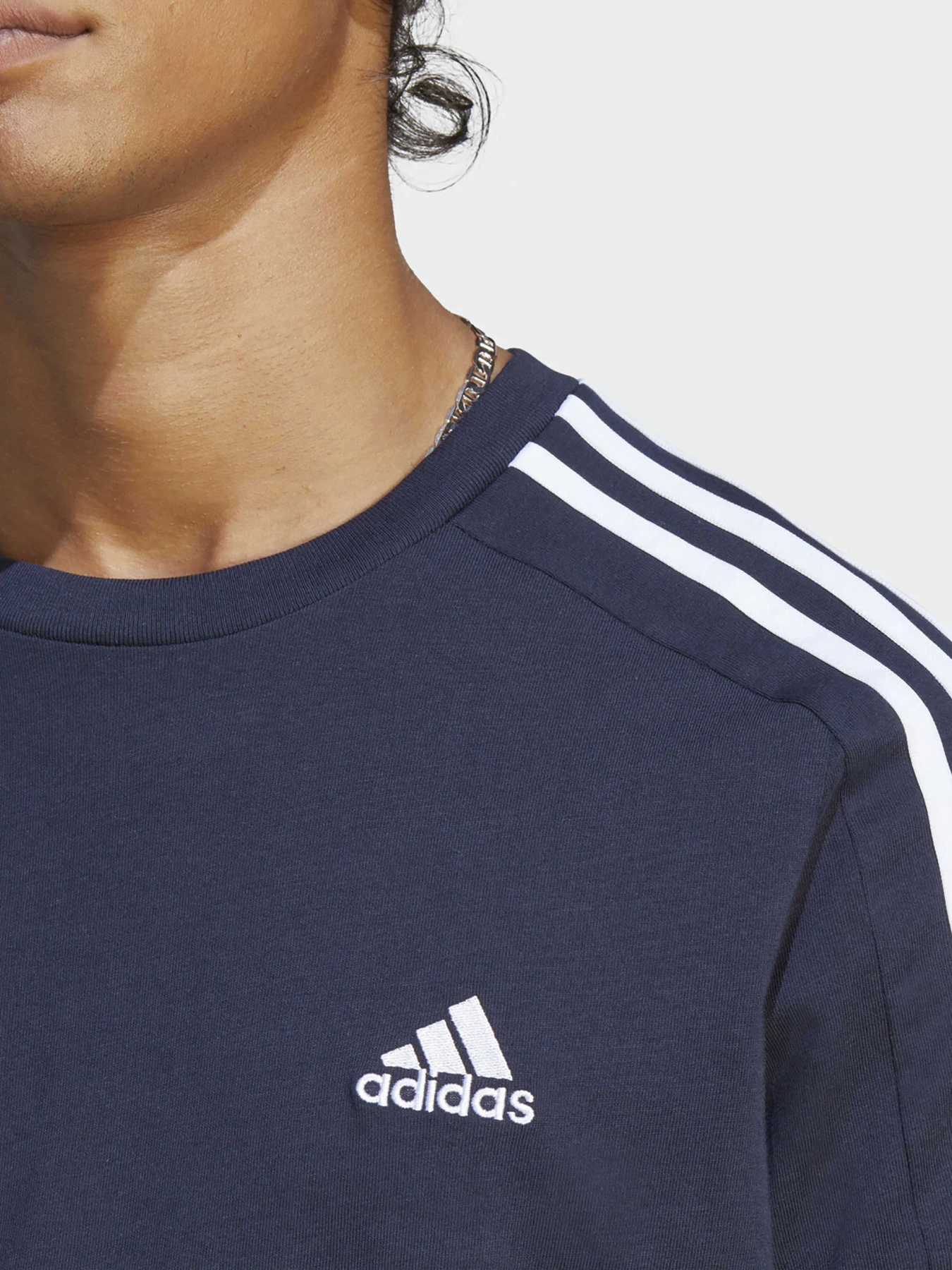Футболки и поло Adidas модель IC9335 Футболки и поло Adidas модель IC9335 Фото