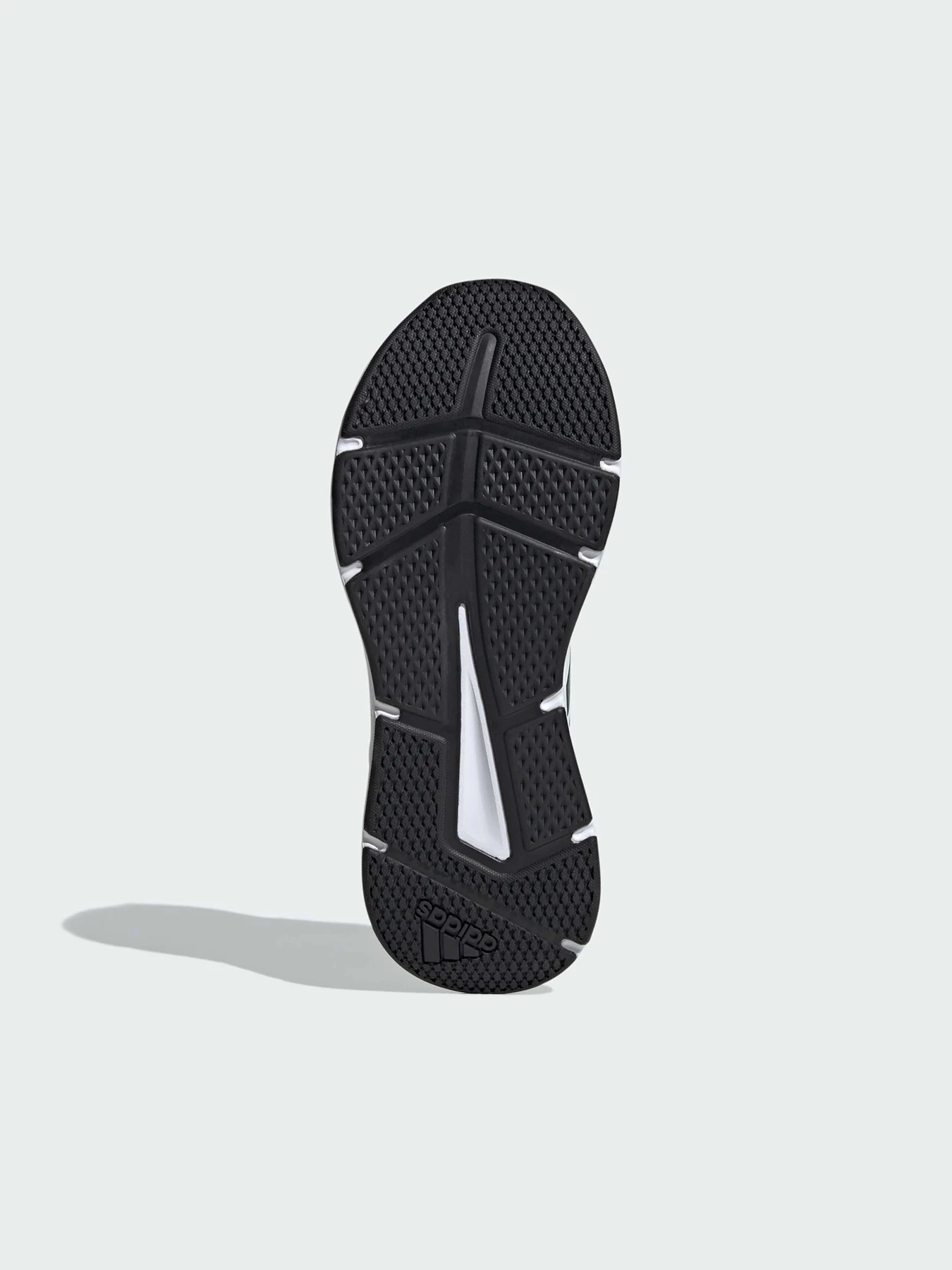 Кроссовки Adidas модель IE8135 Кроссовки Adidas модель IE8135 Фото