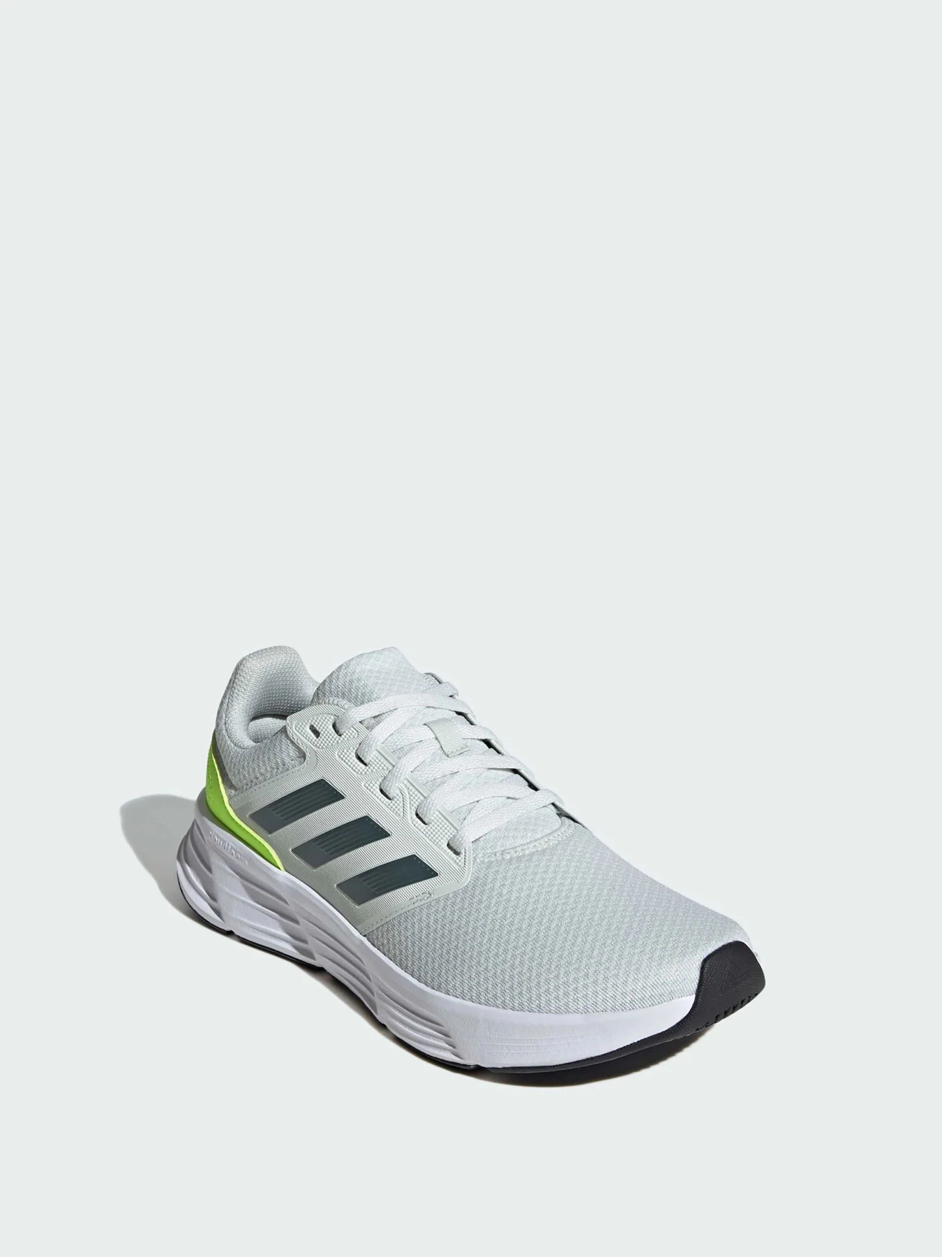 Кроссовки Adidas модель IE8135 Кроссовки Adidas модель IE8135 Фото
