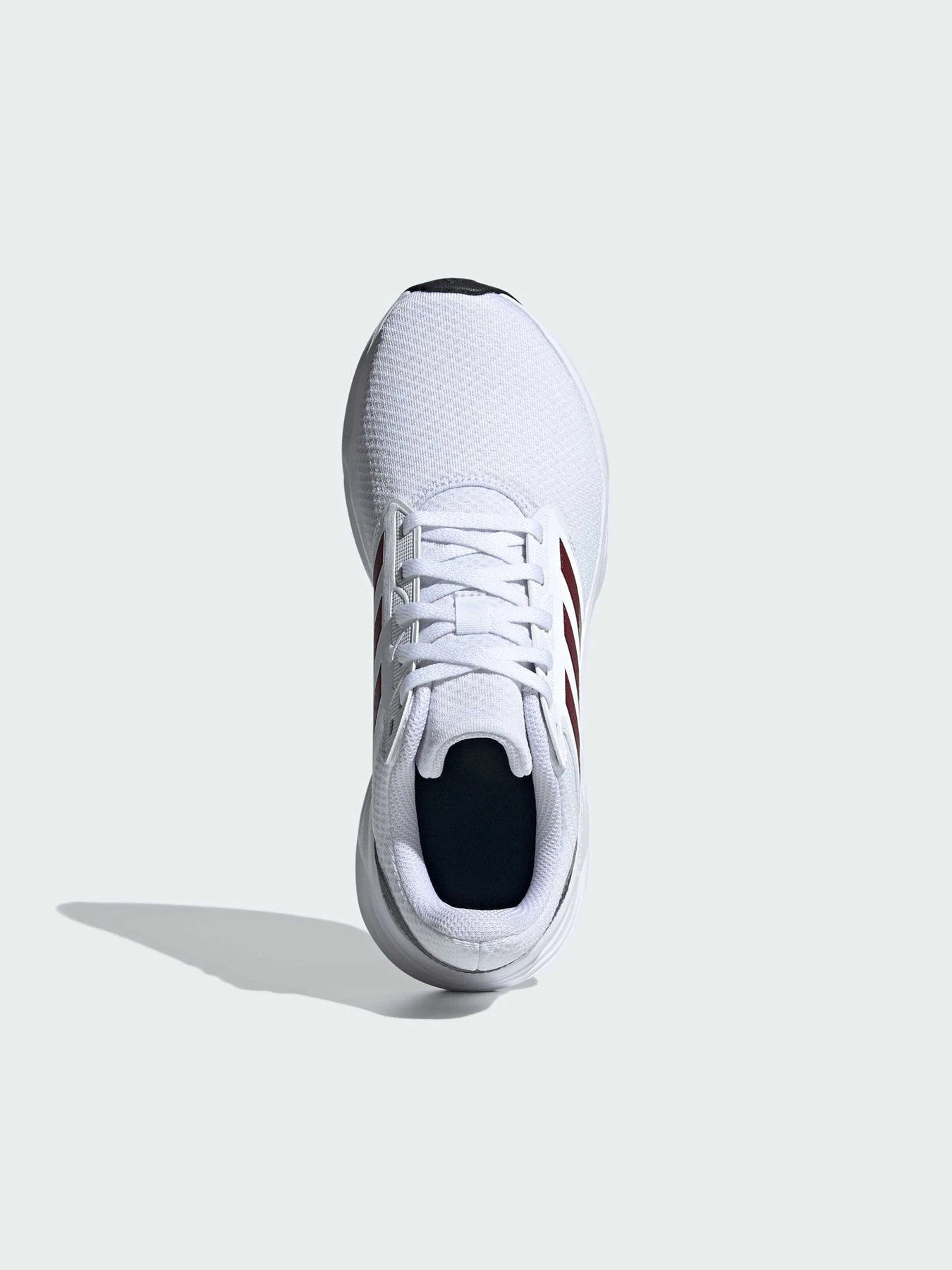 Кроссовки Adidas модель IE8136 Кроссовки Adidas модель IE8136 Фото