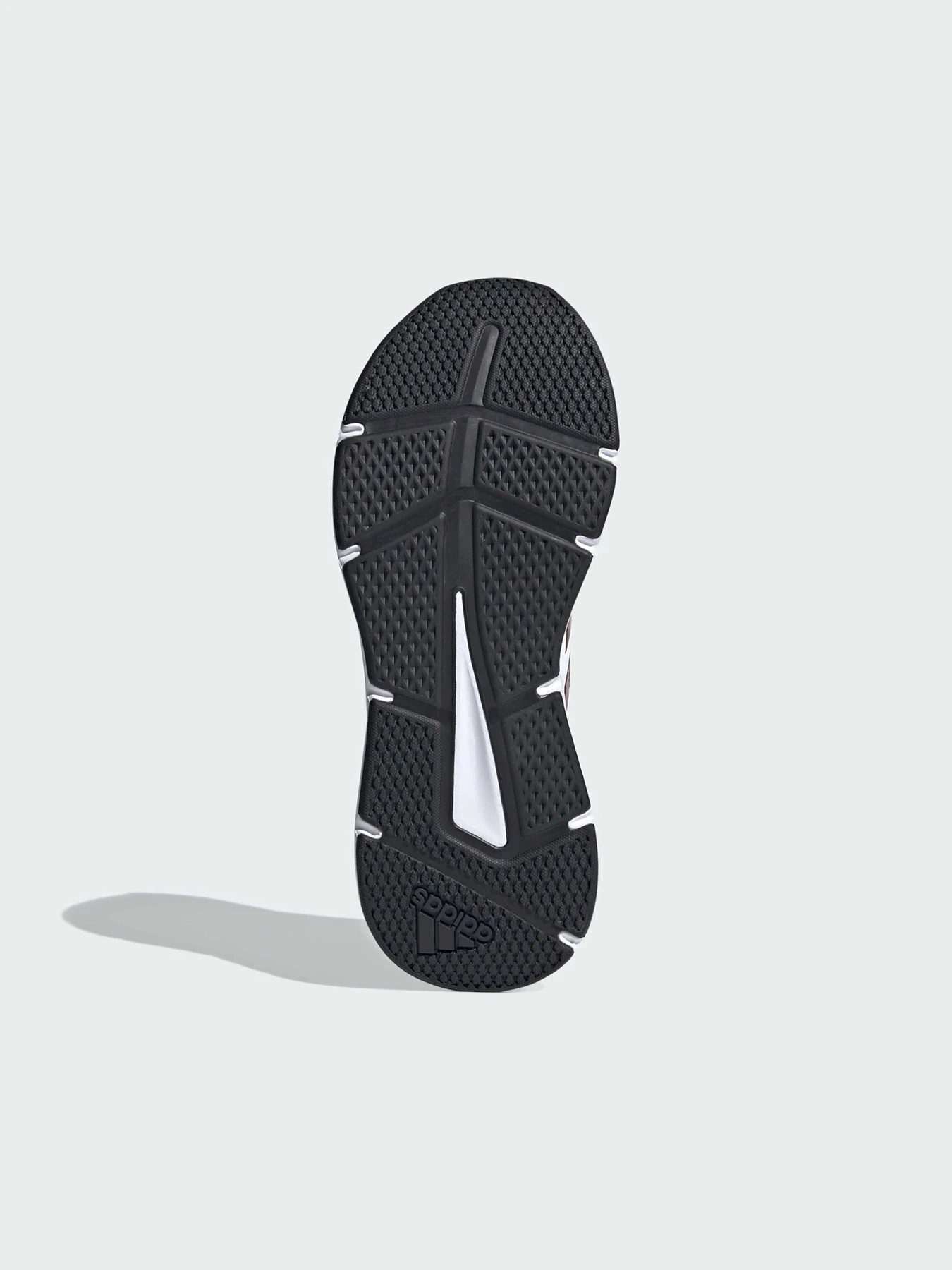 Кроссовки Adidas модель IE8136 Кроссовки Adidas модель IE8136 Фото