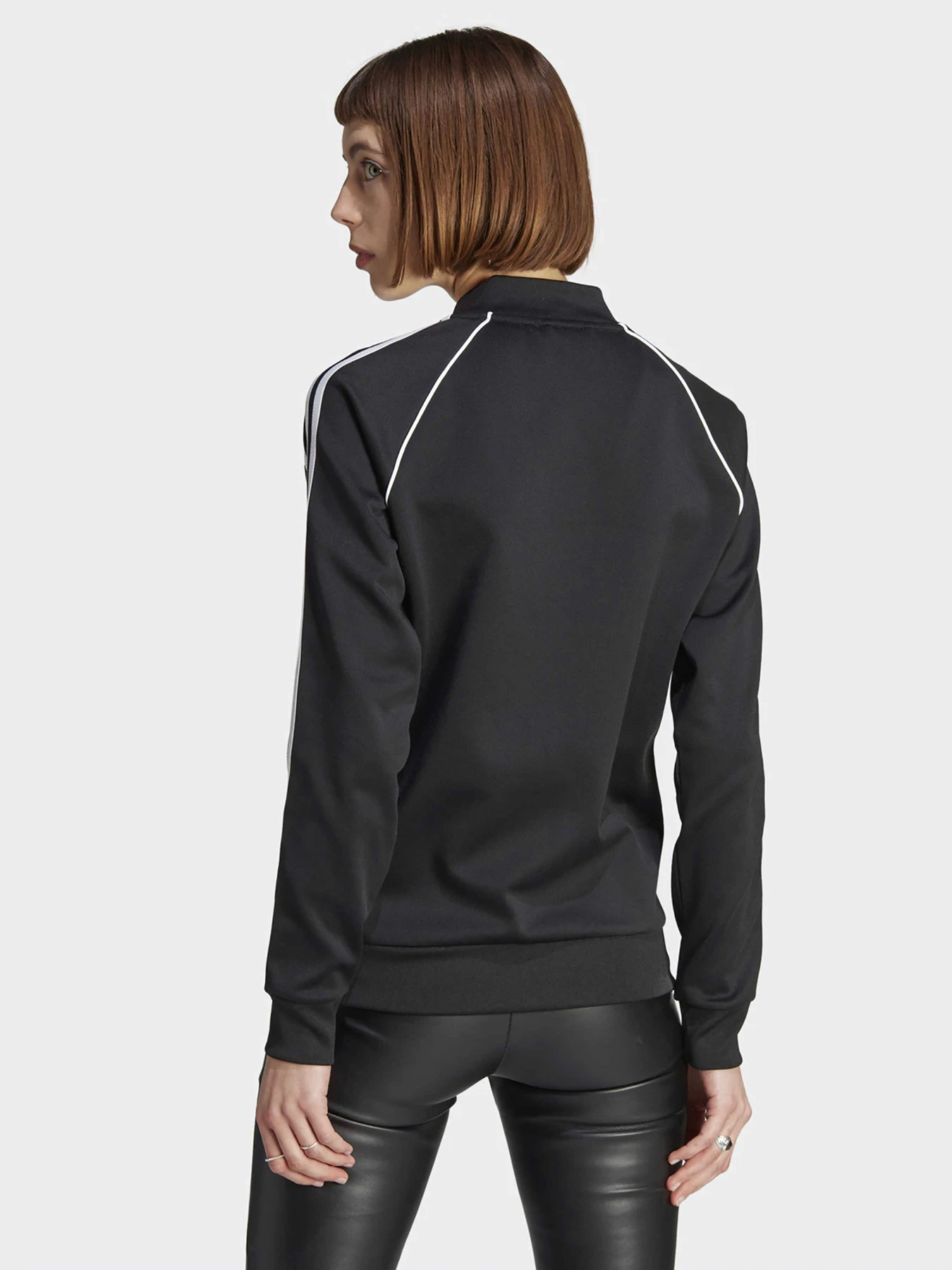 Худи и свитшоты Adidas модель IK4034 Худи и свитшоты Adidas модель IK4034 Фото