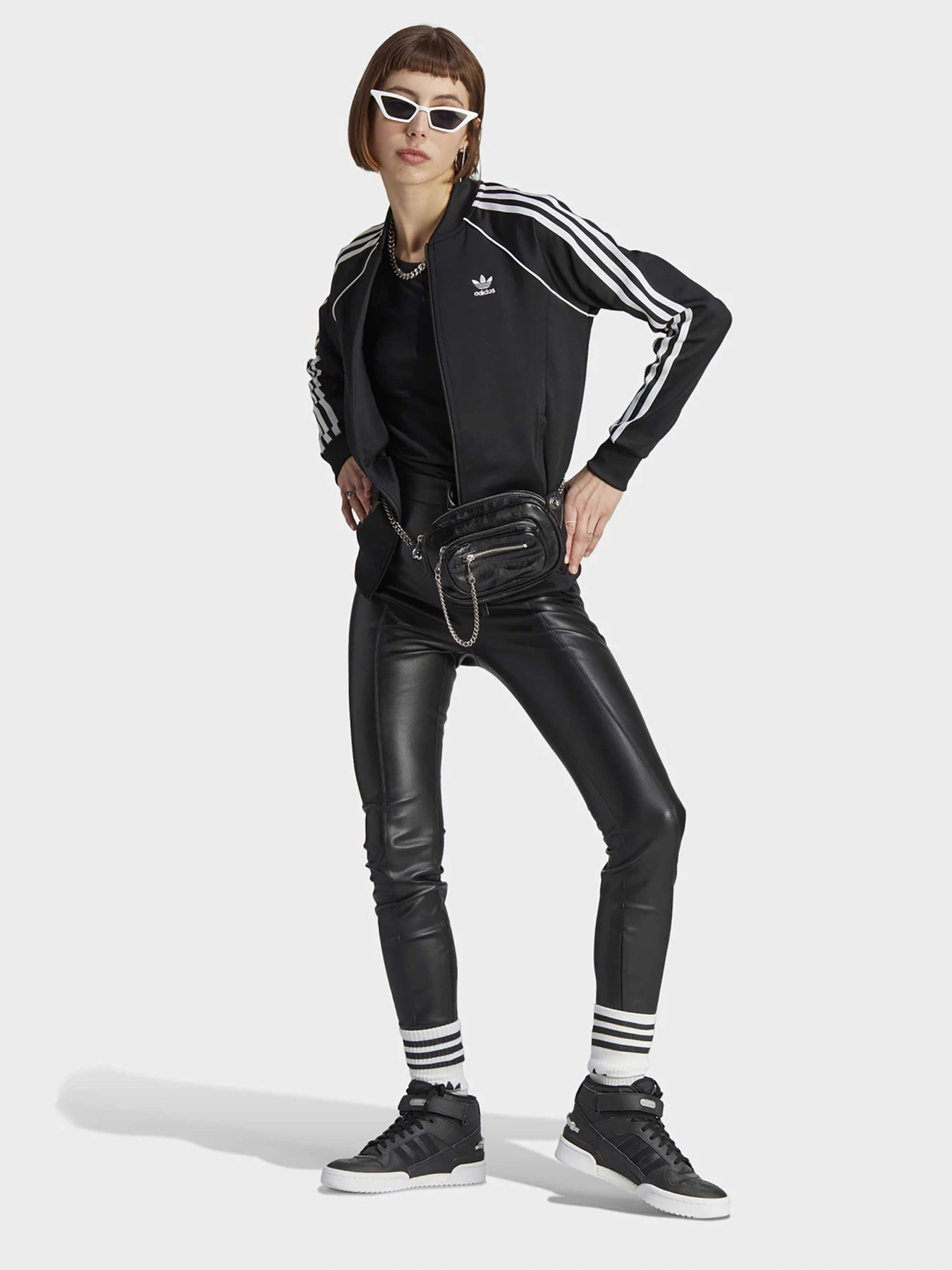 Худи и свитшоты Adidas модель IK4034 Худи и свитшоты Adidas модель IK4034 Фото