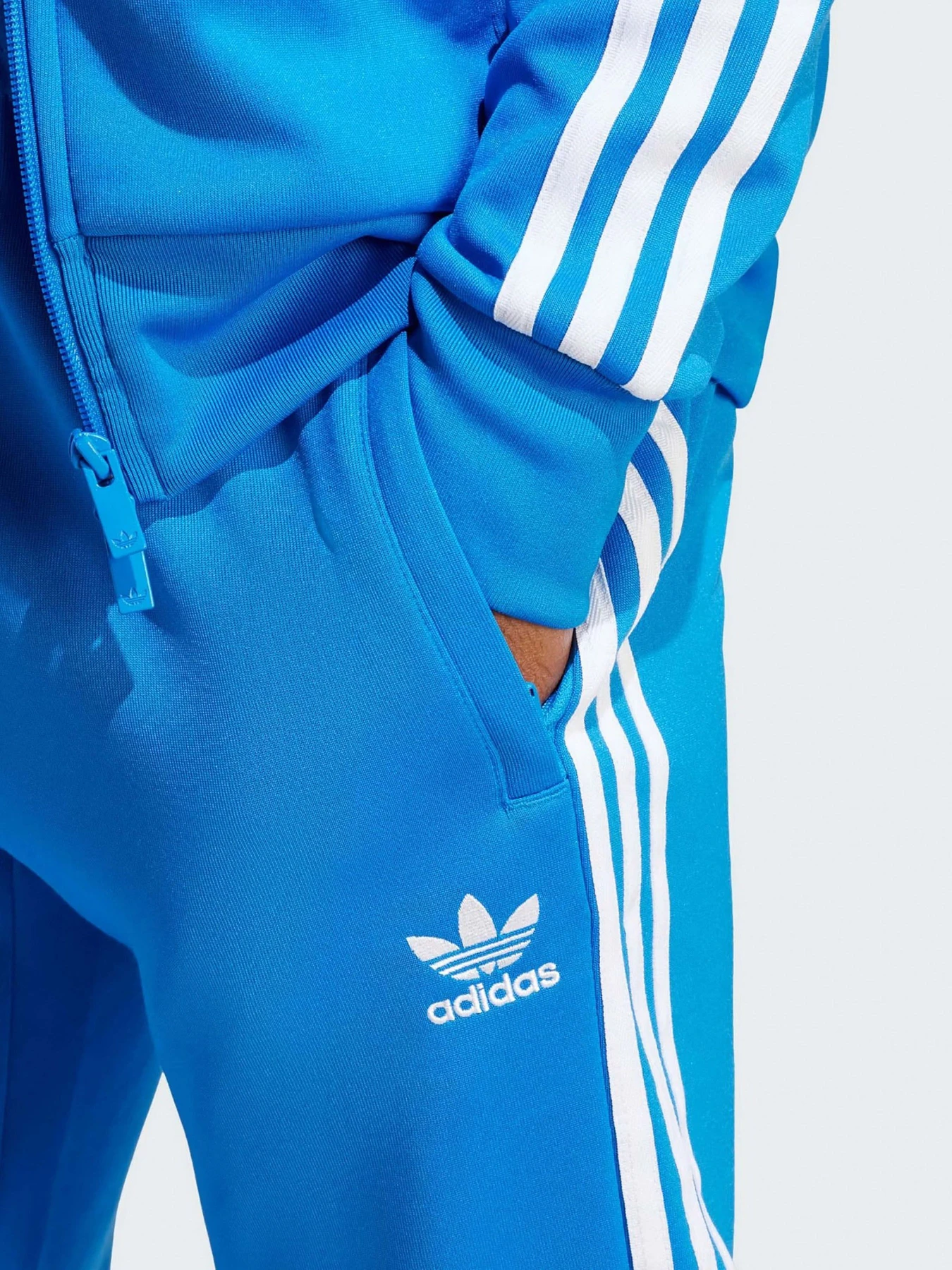 Брюки Adidas модель IM4542 Брюки Adidas модель IM4542 Фото