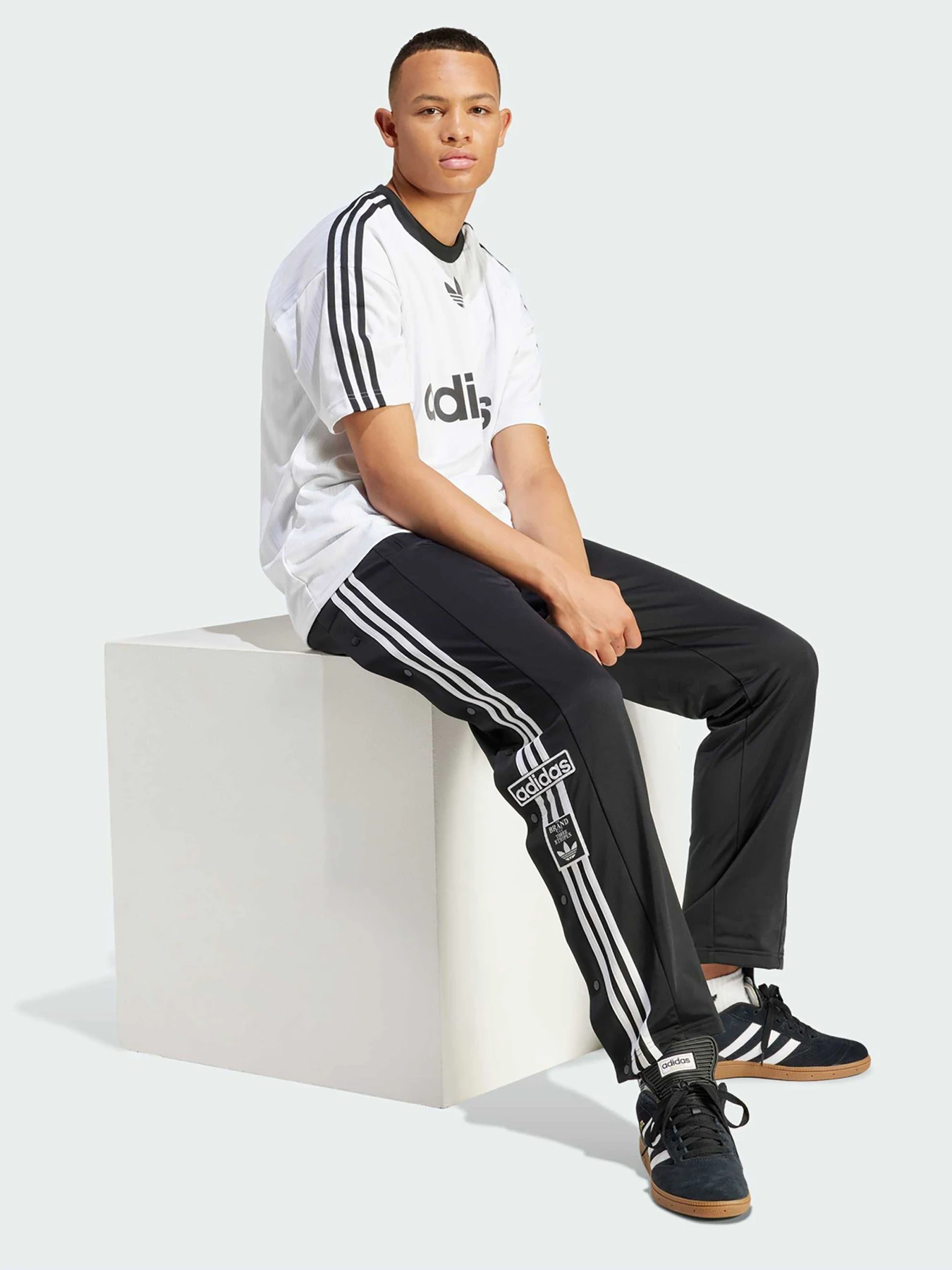 Футболки и поло Adidas модель IM9459 Футболки и поло Adidas модель IM9459 Фото