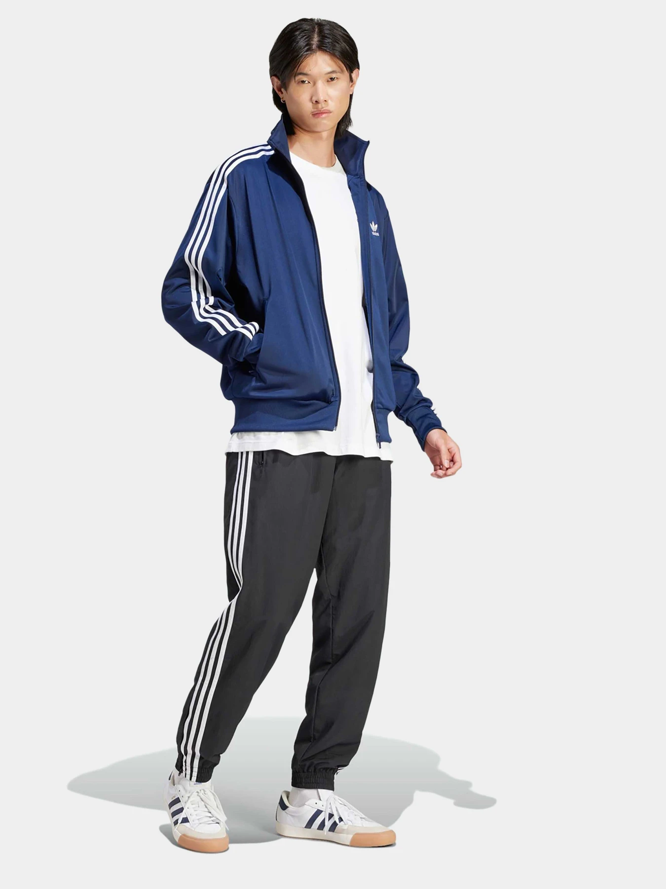 Худи и свитшоты Adidas модель IR9893 Худи и свитшоты Adidas модель IR9893 Фото