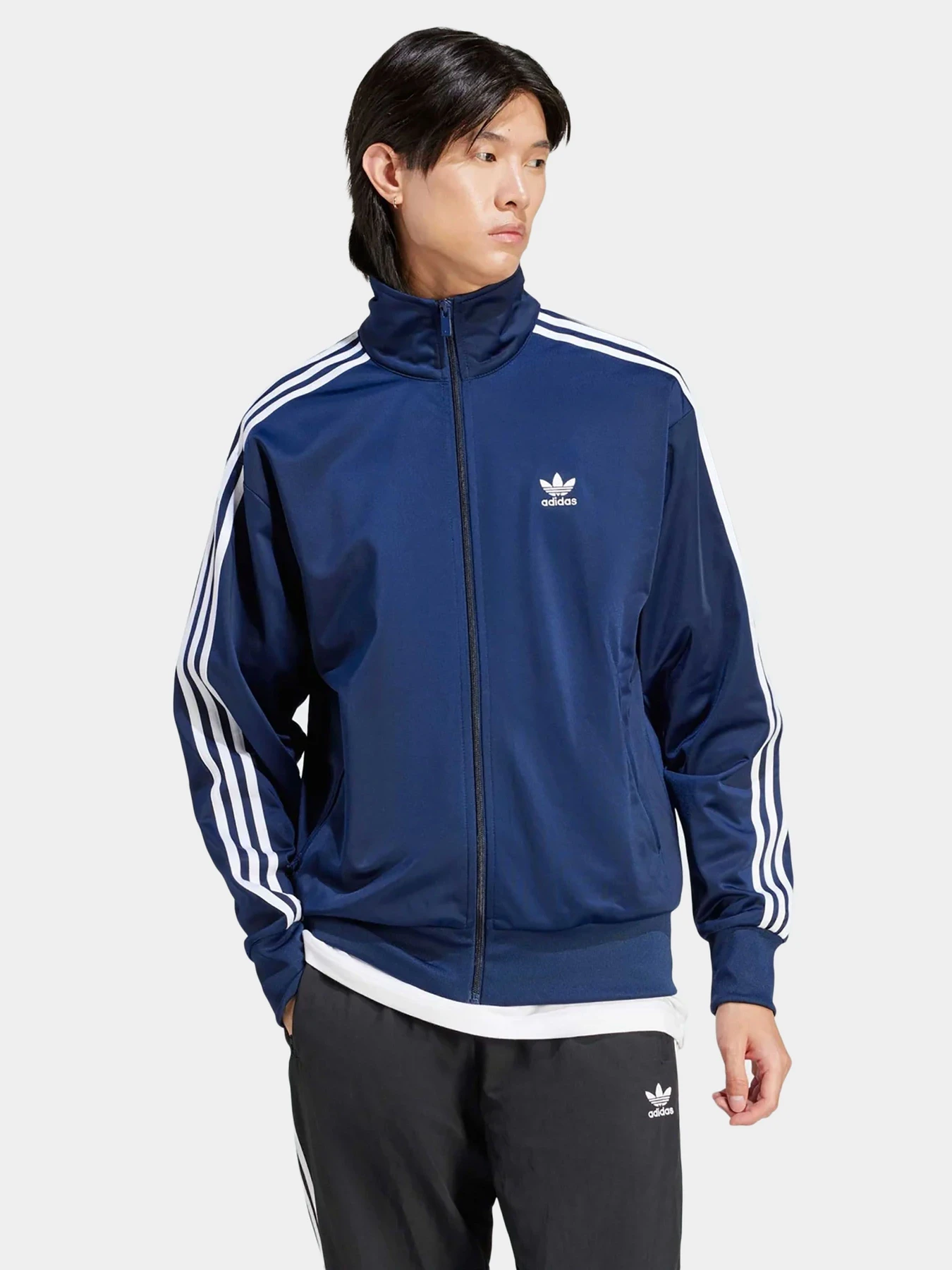 Худи и свитшоты Adidas модель IR9893 Худи и свитшоты Adidas модель IR9893 Фото