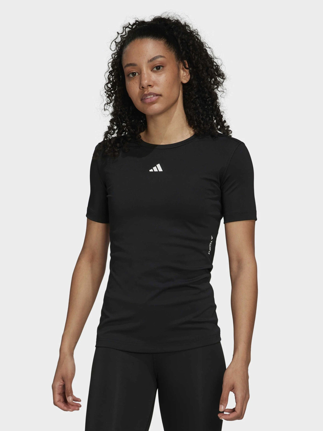 Футболки и поло Adidas модель HN9075 Футболки и поло Adidas модель HN9075 Фото
