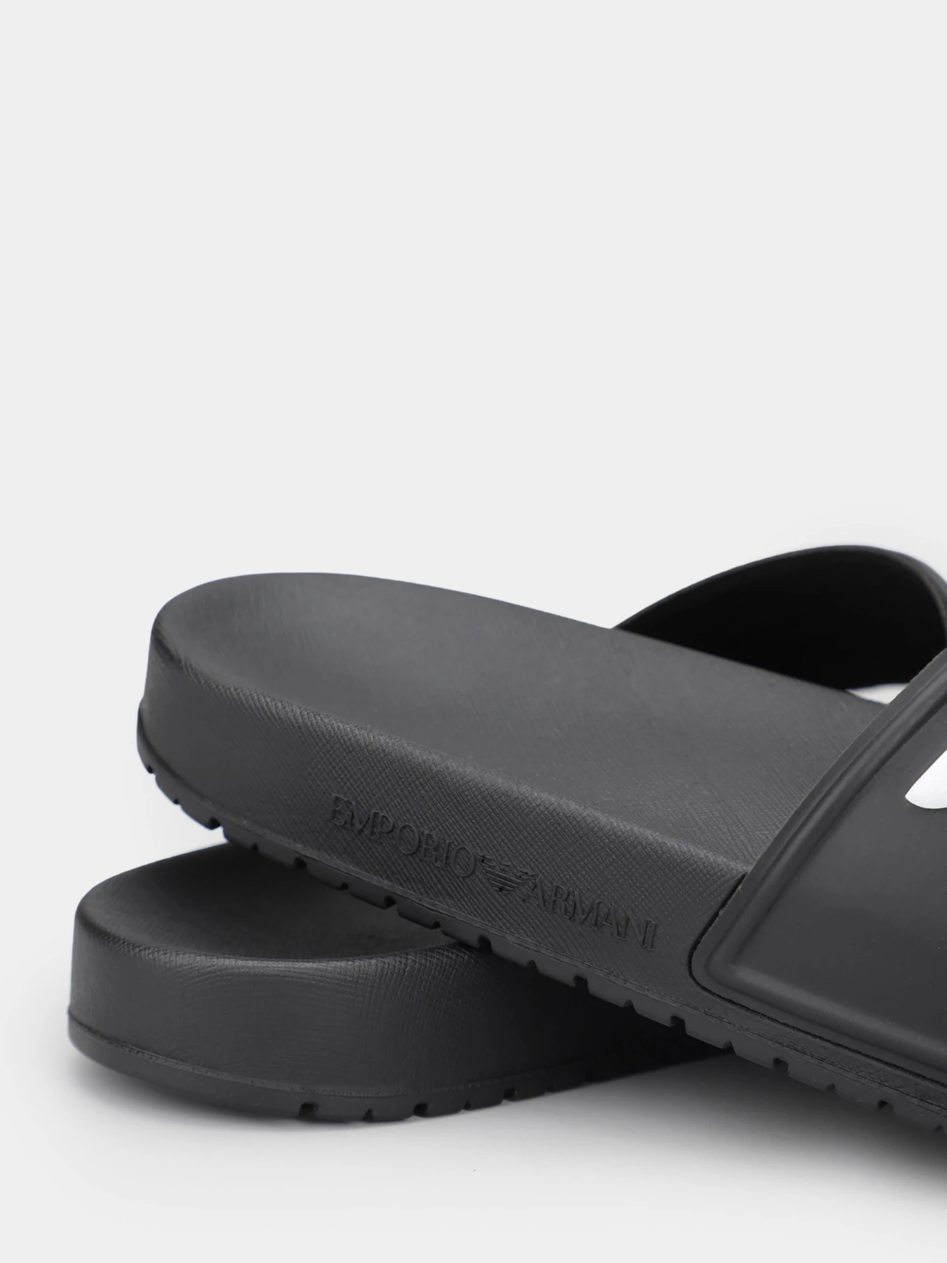 Шлёпанцы Emporio Armani модель XVPS08-XN747-A120 Фото