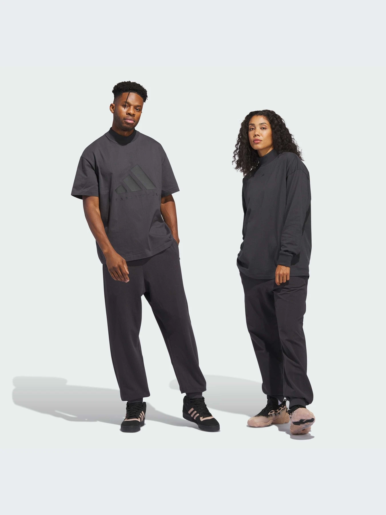 Брюки Adidas модель IT2474-KZ Брюки Adidas модель IT2474-KZ Фото