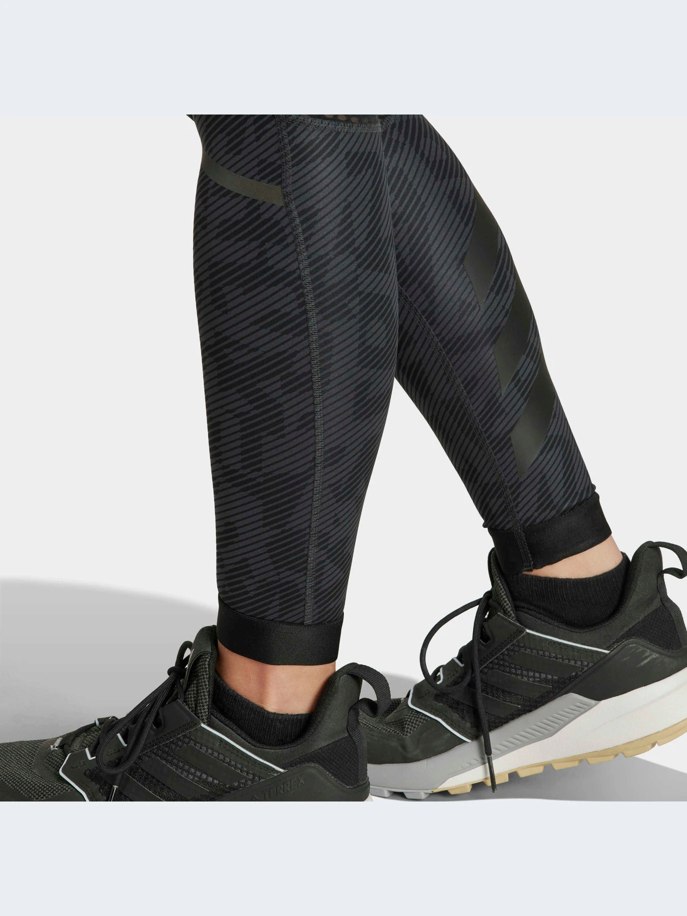 Брюки Adidas модель HL1727-KZ Брюки Adidas модель HL1727-KZ Фото