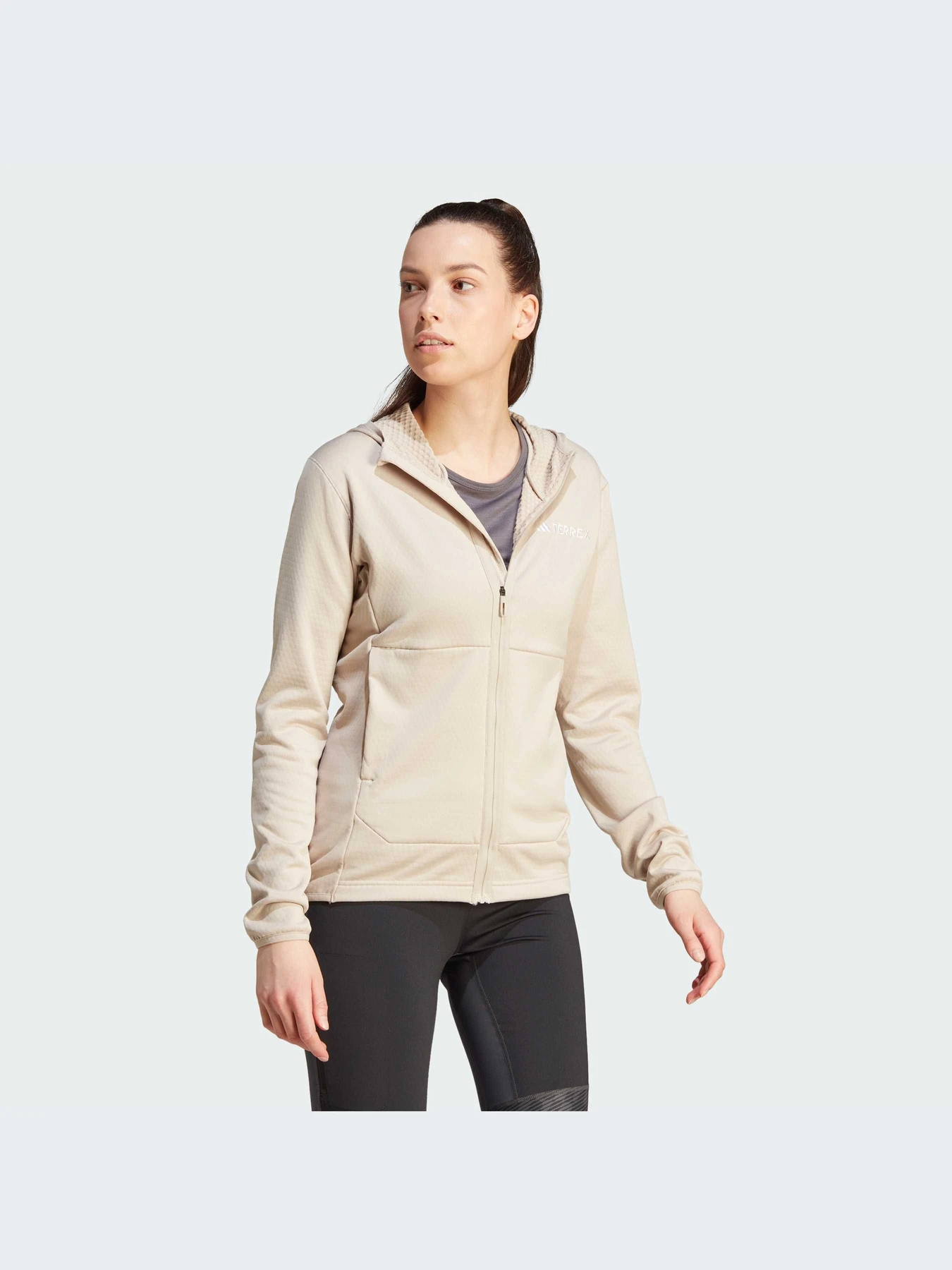 Худи и свитшоты Adidas модель IB1820-KZ Худи и свитшоты Adidas модель IB1820-KZ Фото
