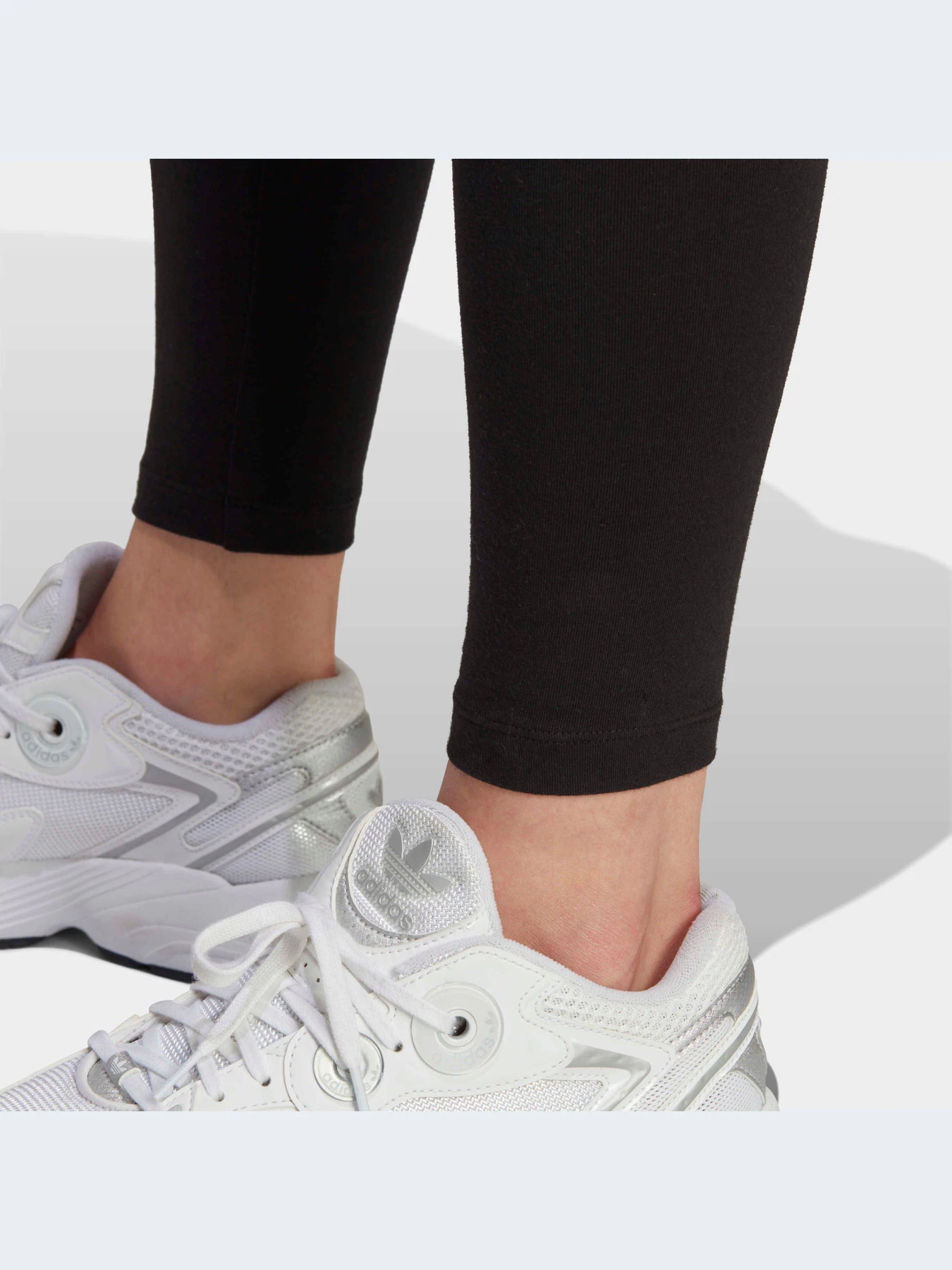 Брюки Adidas модель IA6446-KZ Брюки Adidas модель IA6446-KZ Фото