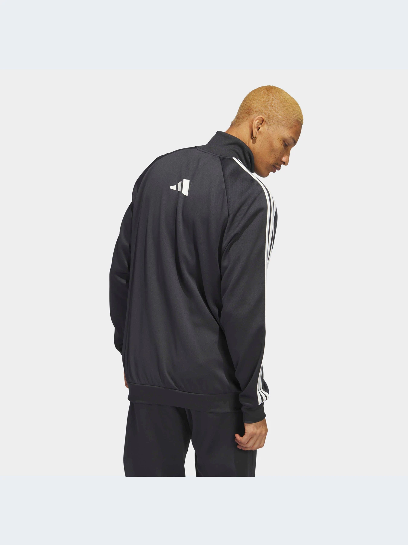 Куртки и дубленки Adidas модель IL2189-KZ Куртки и дубленки Adidas модель IL2189-KZ Фото
