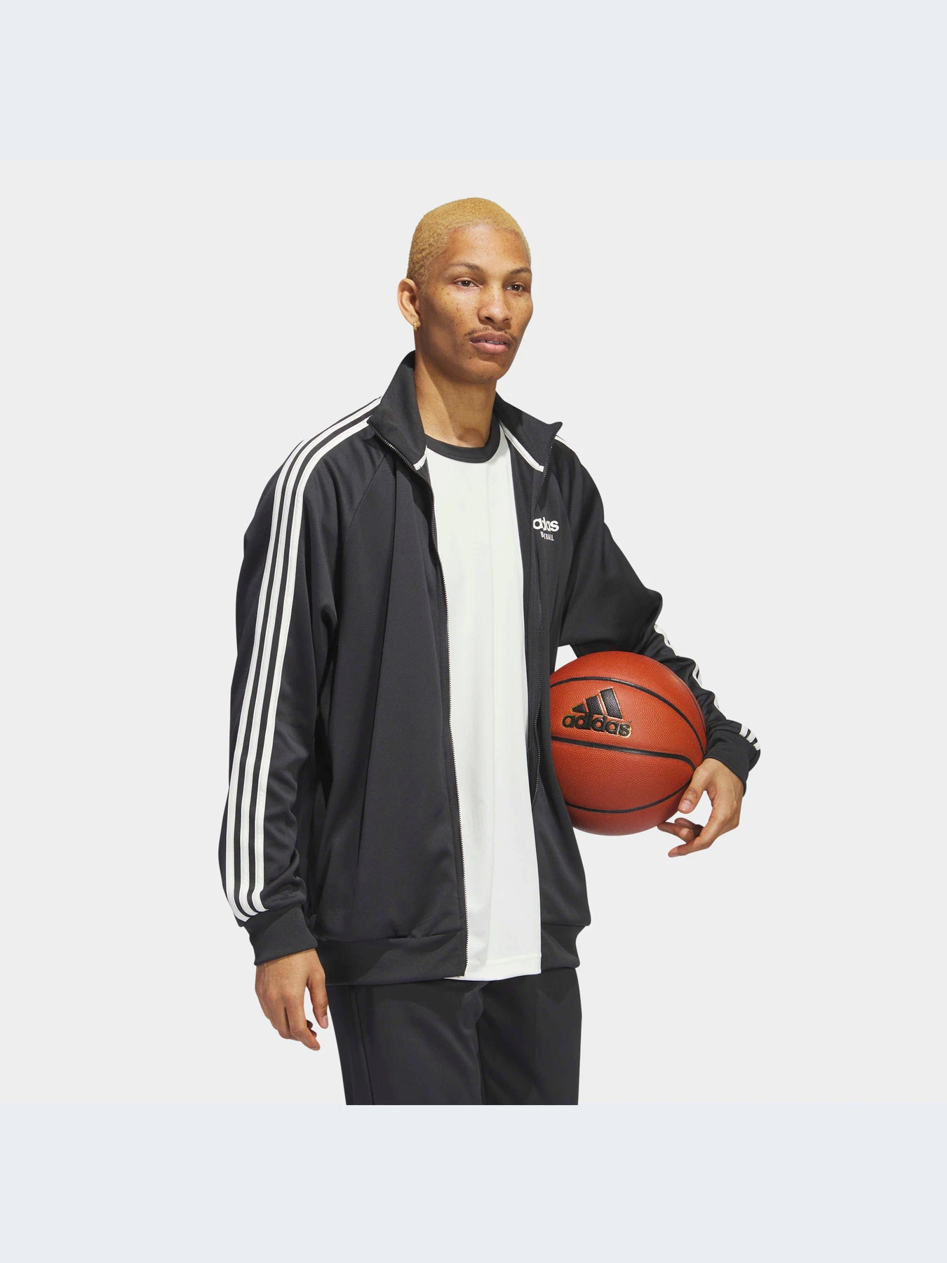 Куртки и дубленки Adidas модель IL2189-KZ Куртки и дубленки Adidas модель IL2189-KZ Фото