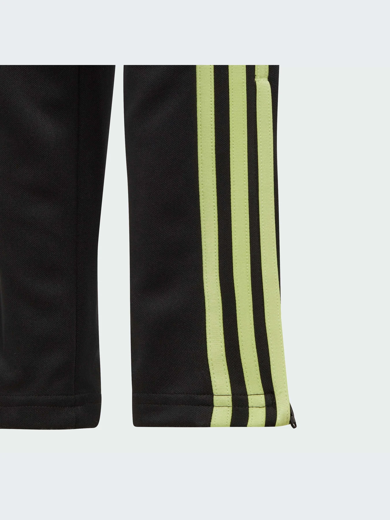 Брюки Adidas Tiro модель IN8169-KZ Брюки Adidas Tiro модель IN8169-KZ Фото