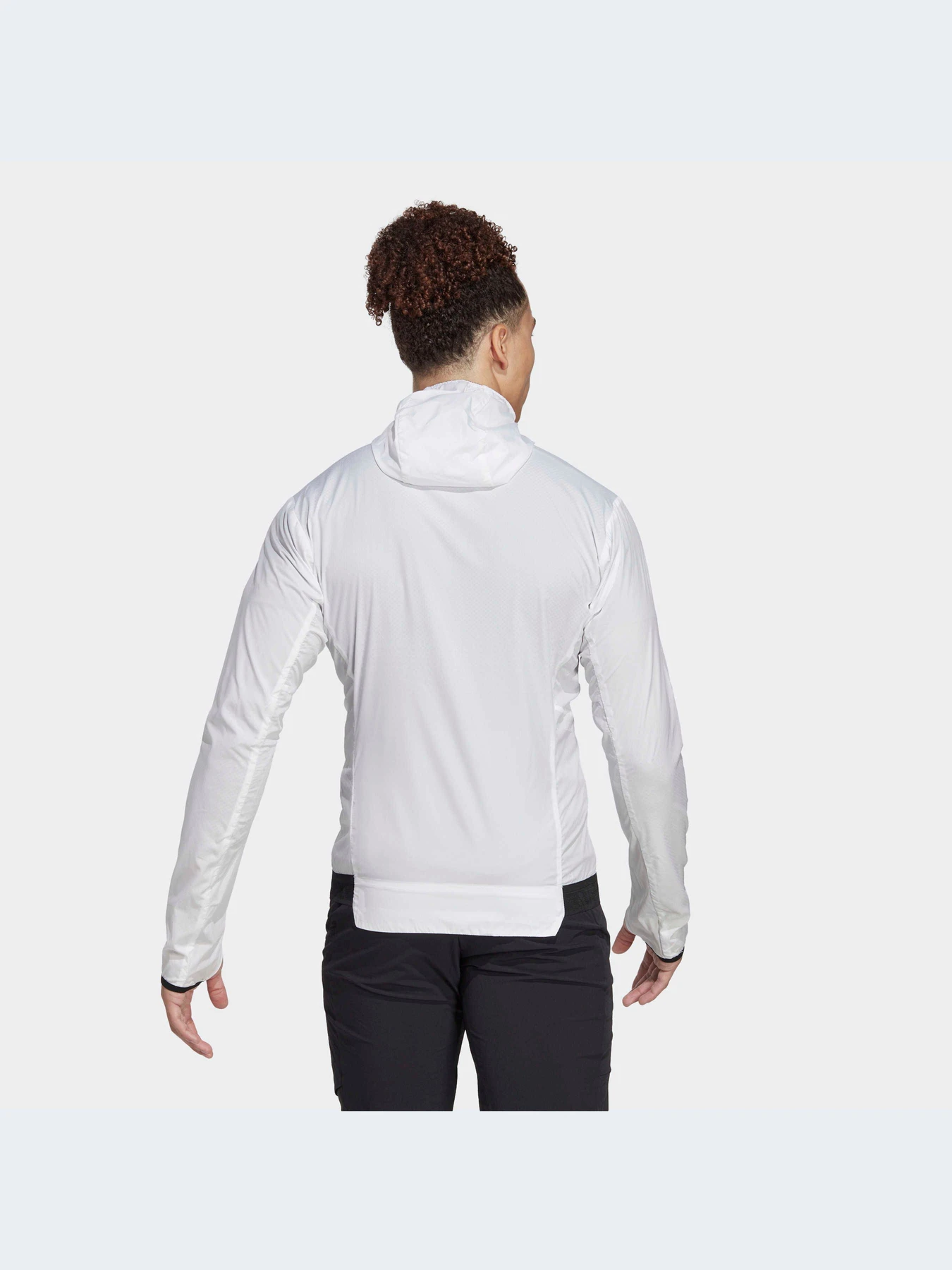 Куртки и дубленки Adidas модель HN2903-KZ Куртки и дубленки Adidas модель HN2903-KZ Фото