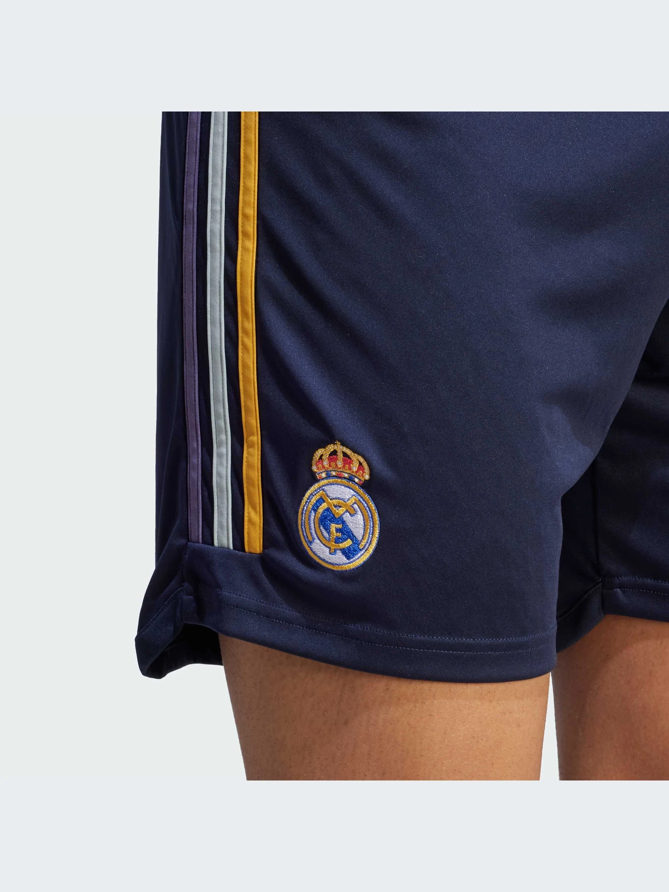 Шорты Adidas модель HR3800-KZ Шорты Adidas модель HR3800-KZ Фото