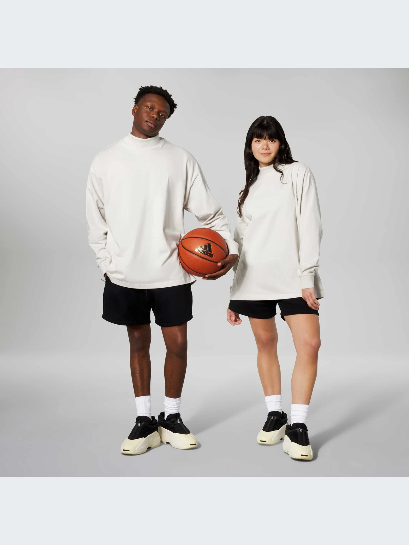 Худи и свитшоты Adidas модель IR8487-KZ Худи и свитшоты Adidas модель IR8487-KZ Фото