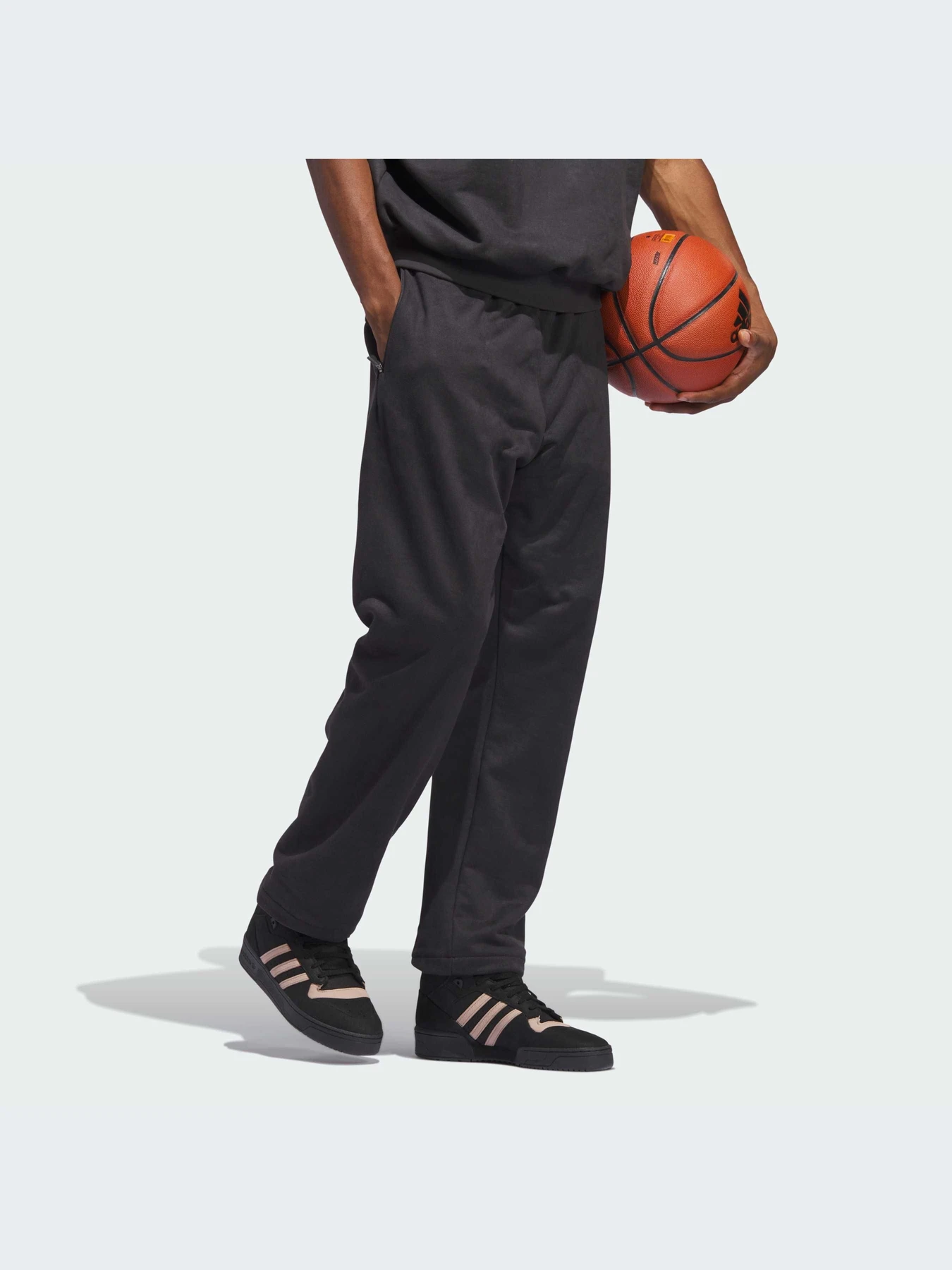 Брюки Adidas модель IN7708-KZ Брюки Adidas модель IN7708-KZ Фото