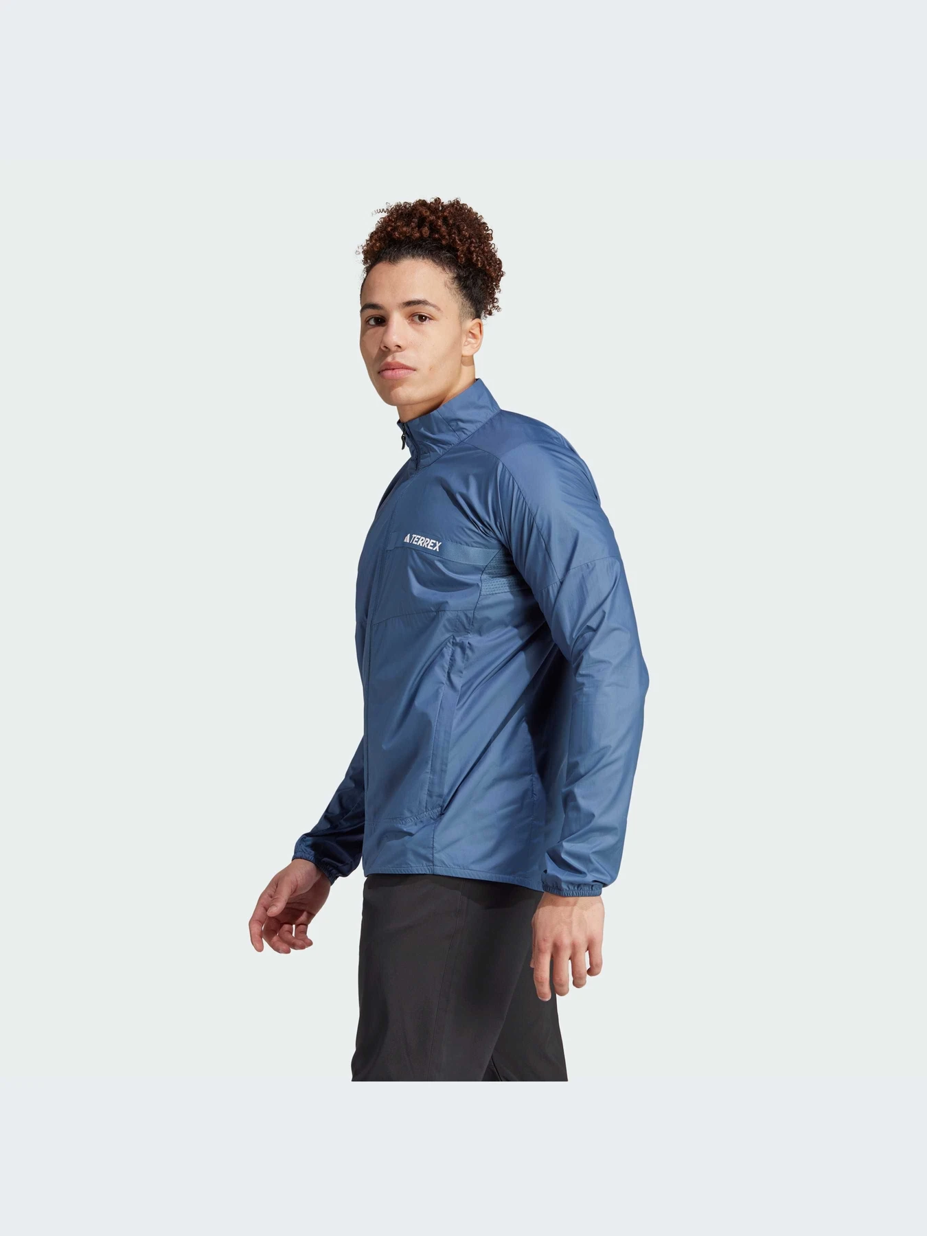 Куртки и дубленки Adidas модель IA1792-KZ Куртки и дубленки Adidas модель IA1792-KZ Фото