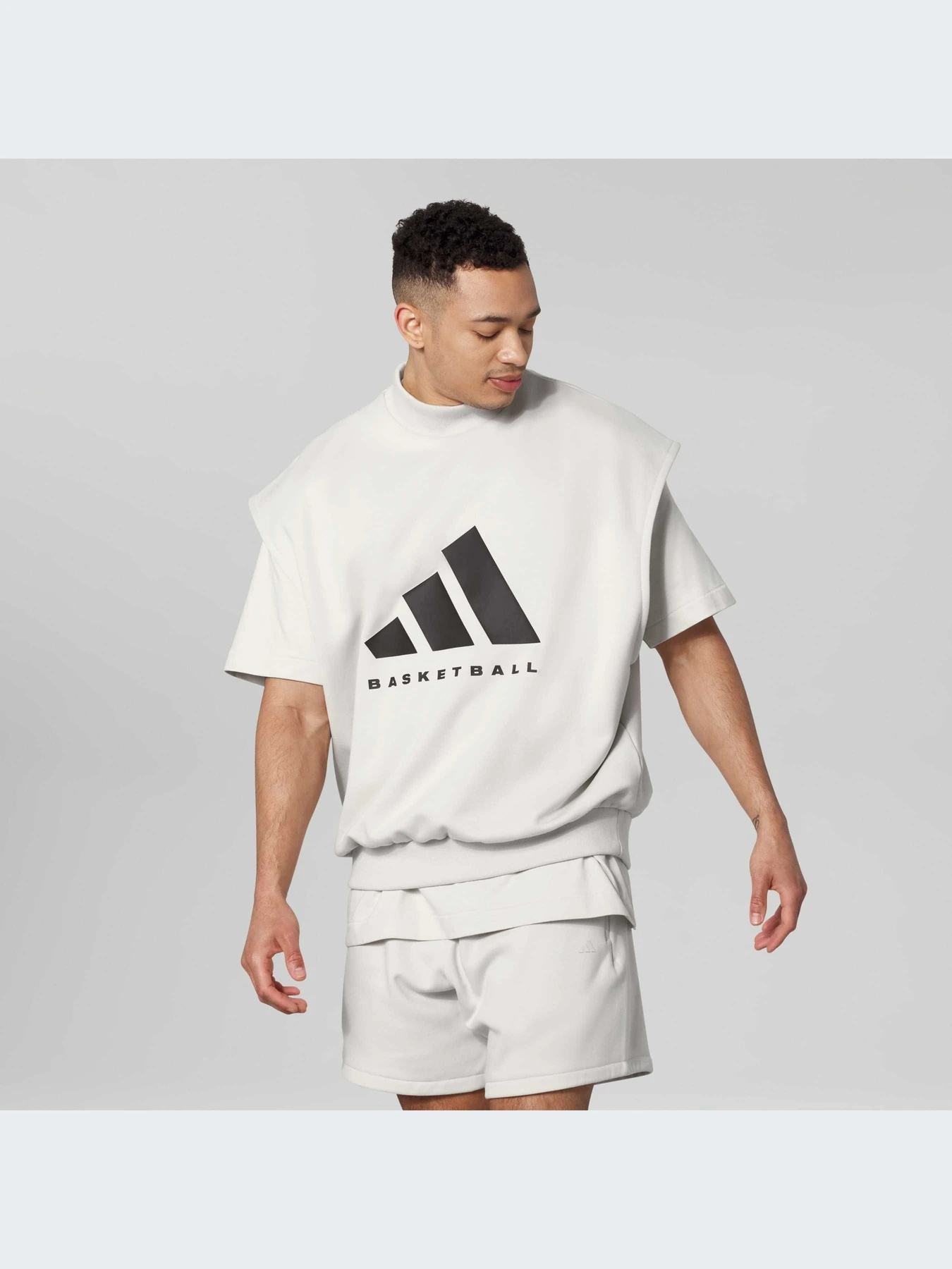 Худи и свитшоты Adidas модель IN4251-KZ Худи и свитшоты Adidas модель IN4251-KZ Фото