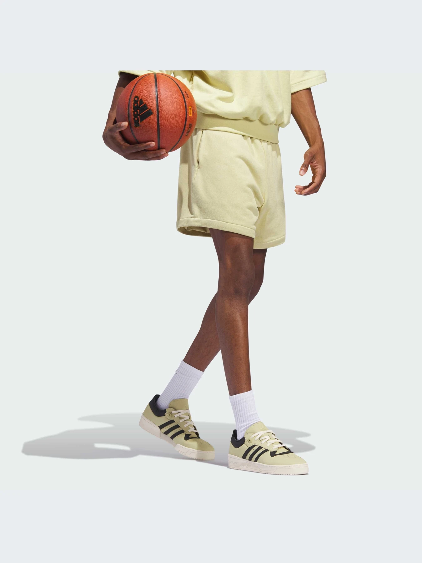 Шорты Adidas модель IN7700-KZ Шорты Adidas модель IN7700-KZ Фото