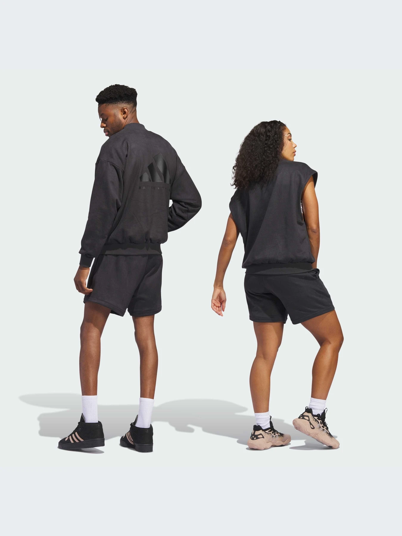 Шорты Adidas модель IN7699-KZ Шорты Adidas модель IN7699-KZ Фото