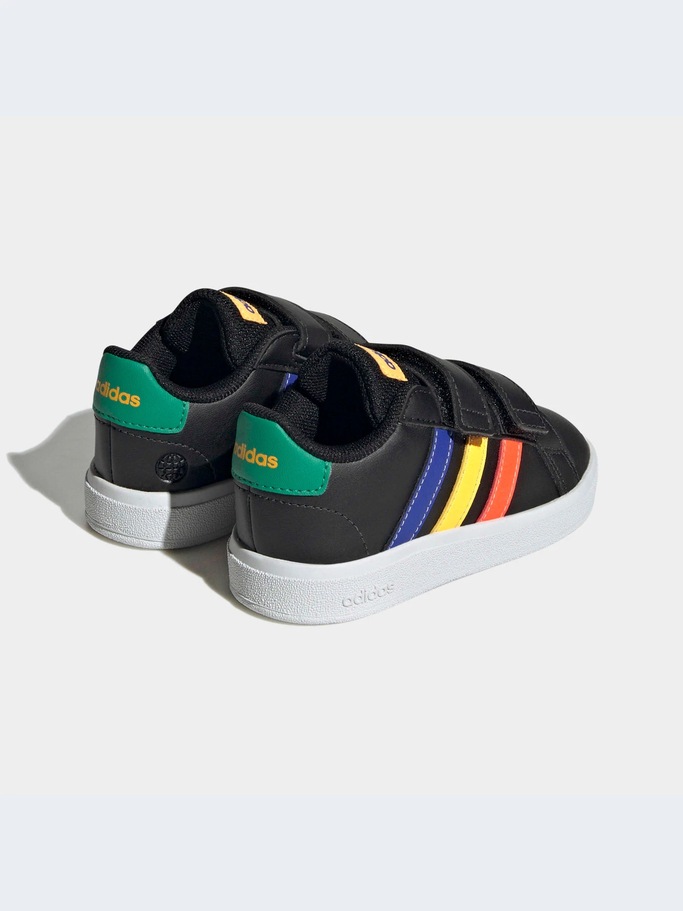 Кроссовки Adidas модель HP8918-KZ Кроссовки Adidas модель HP8918-KZ Фото