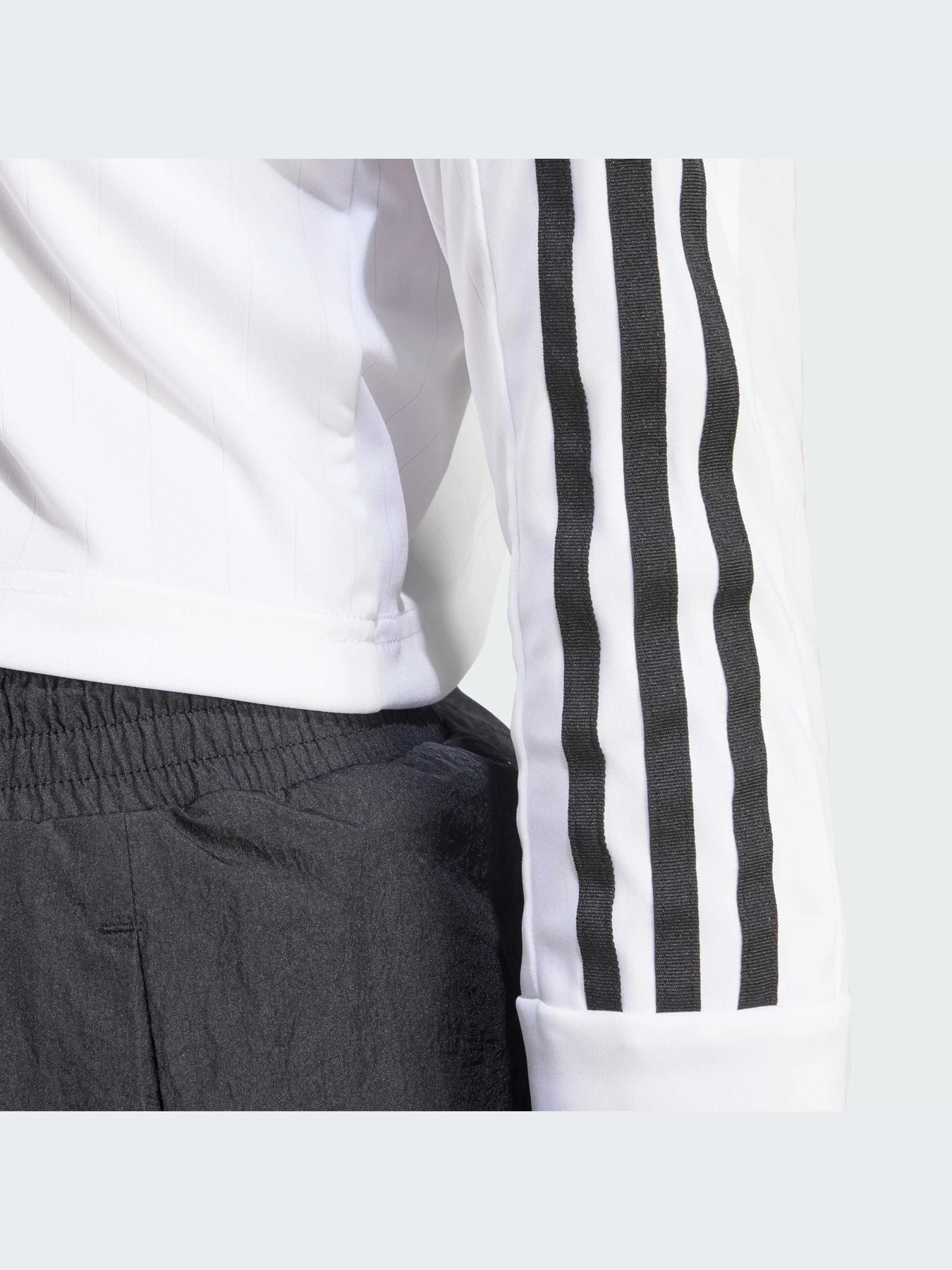 Худи и свитшоты Adidas модель IP1697-KZ Худи и свитшоты Adidas модель IP1697-KZ Фото