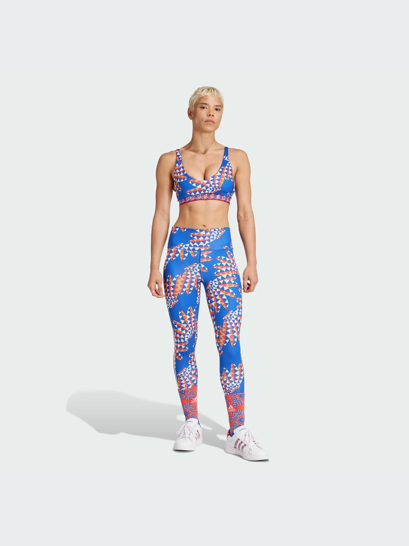 Брюки Adidas модель IQ4508-KZ Брюки Adidas модель IQ4508-KZ Фото