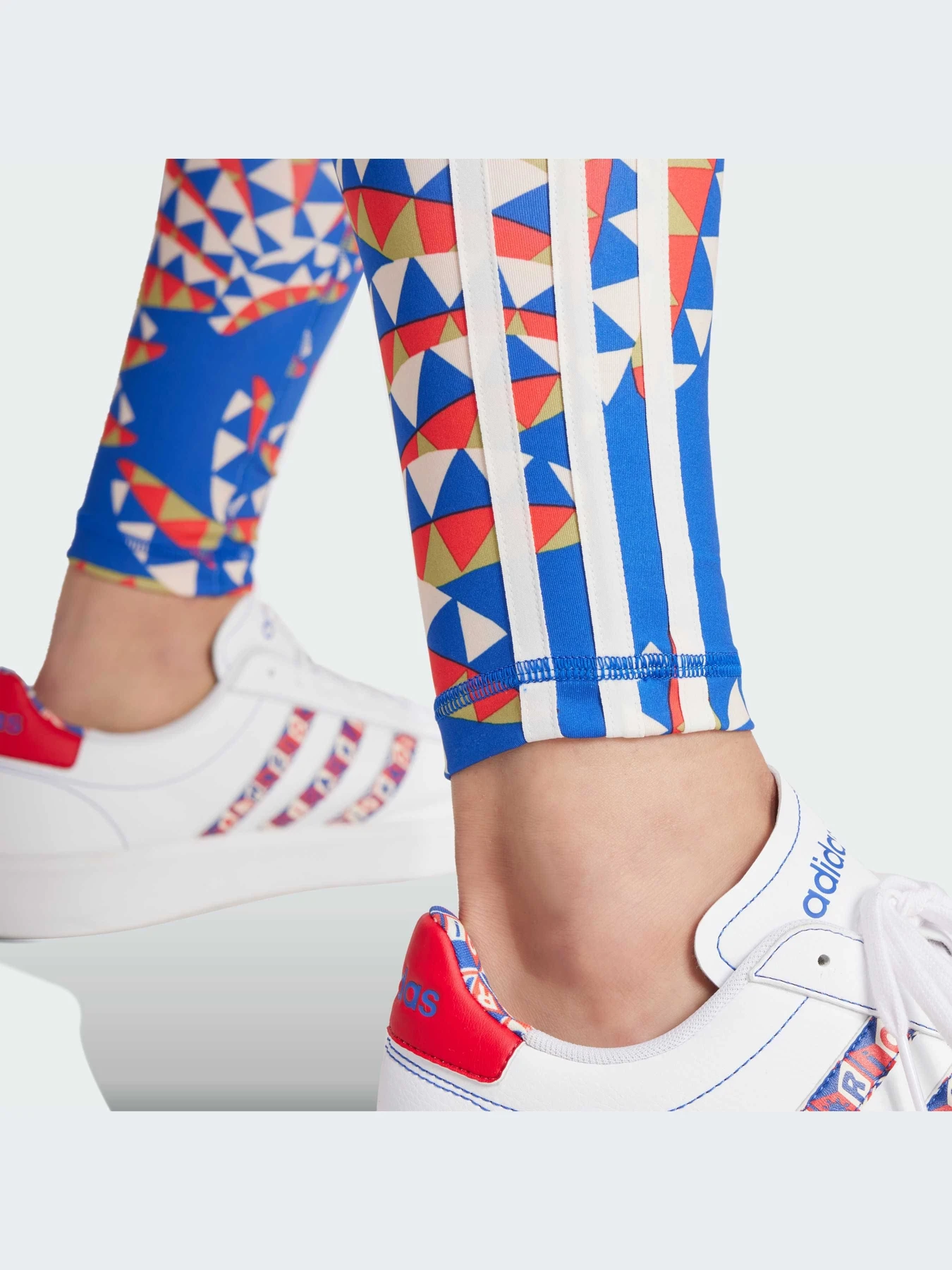 Брюки Adidas модель IQ4508-KZ Брюки Adidas модель IQ4508-KZ Фото